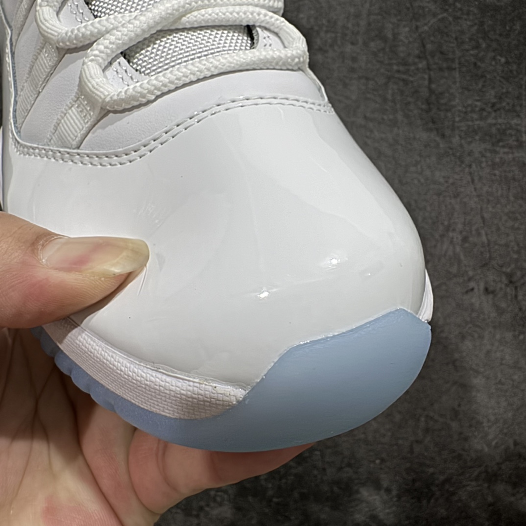 图片[4]-【xp纯原】Air Jordan 11 “Legend Blue” AJ11 传奇蓝 北卡蓝 2024年发售版 货号：CT8012-104nn台湾原厂牛津布，密度紧实，感光度高n领口定型与填充物饱和度完美契合n鞋身主材质均来自三本久sadisa 俗称原厂皮料n鞋身全电脑针车，针距固定，间距平行，转弯自然n蓝色电绣飞人LOGO，饱满自然n冰蓝水晶大底，色泽鲜艳，透光度高 台湾原产碳板n盒标立体标，内置感应芯片内里SIZE标，LNM代工厂n目前市场首个纯原版本 市场第一梯队品质 尺码：40-47.5 编码：XP500520-鞋库