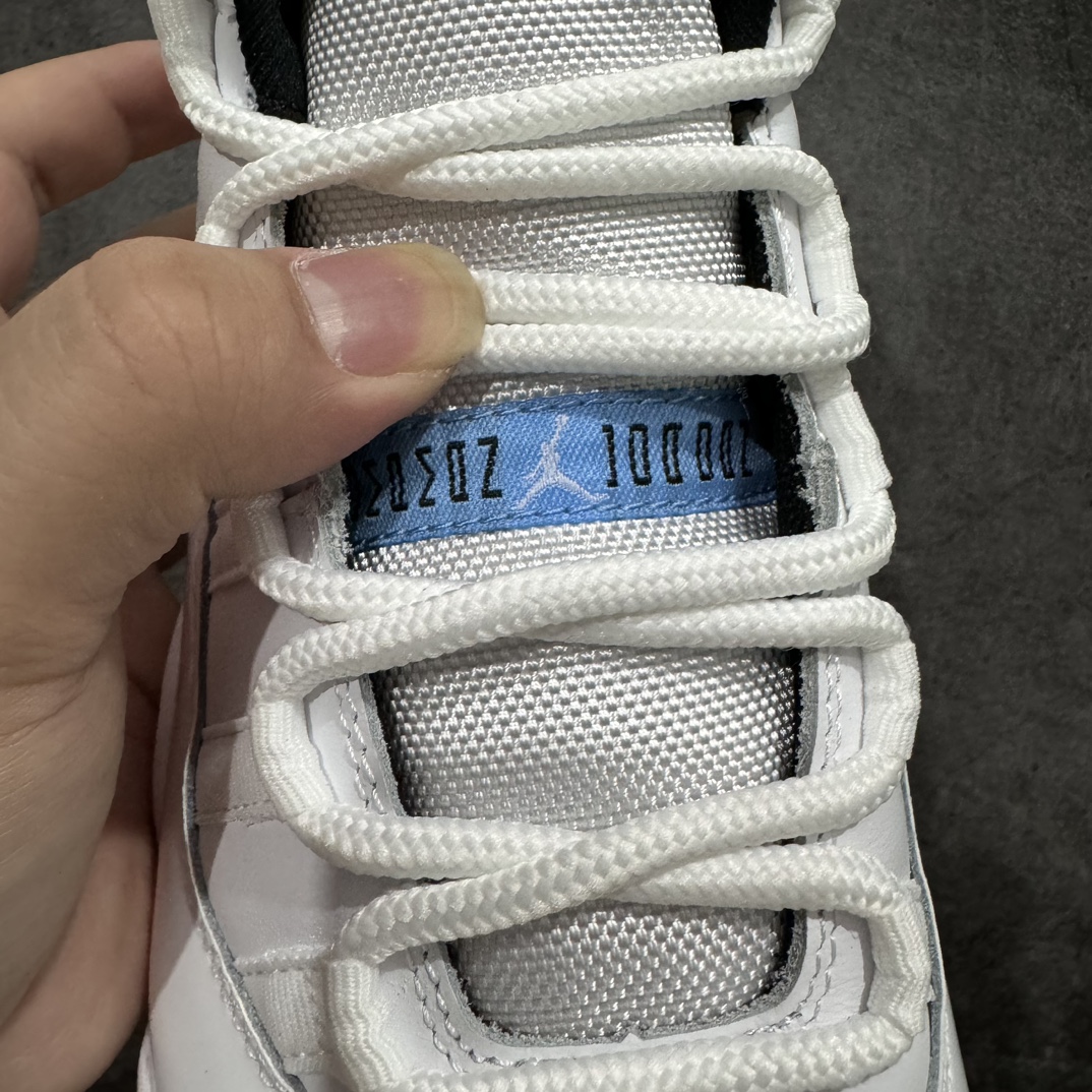 图片[5]-【xp纯原】Air Jordan 11 “Legend Blue” AJ11 传奇蓝 北卡蓝 2024年发售版 货号：CT8012-104nn台湾原厂牛津布，密度紧实，感光度高n领口定型与填充物饱和度完美契合n鞋身主材质均来自三本久sadisa 俗称原厂皮料n鞋身全电脑针车，针距固定，间距平行，转弯自然n蓝色电绣飞人LOGO，饱满自然n冰蓝水晶大底，色泽鲜艳，透光度高 台湾原产碳板n盒标立体标，内置感应芯片内里SIZE标，LNM代工厂n目前市场首个纯原版本 市场第一梯队品质 尺码：40-47.5 编码：XP500520-鞋库