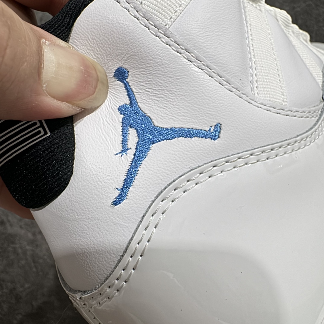 图片[2]-【xp纯原】Air Jordan 11 “Legend Blue” AJ11 传奇蓝 北卡蓝 2024年发售版 货号：CT8012-104nn台湾原厂牛津布，密度紧实，感光度高n领口定型与填充物饱和度完美契合n鞋身主材质均来自三本久sadisa 俗称原厂皮料n鞋身全电脑针车，针距固定，间距平行，转弯自然n蓝色电绣飞人LOGO，饱满自然n冰蓝水晶大底，色泽鲜艳，透光度高 台湾原产碳板n盒标立体标，内置感应芯片内里SIZE标，LNM代工厂n目前市场首个纯原版本 市场第一梯队品质 尺码：40-47.5 编码：XP500520-鞋库