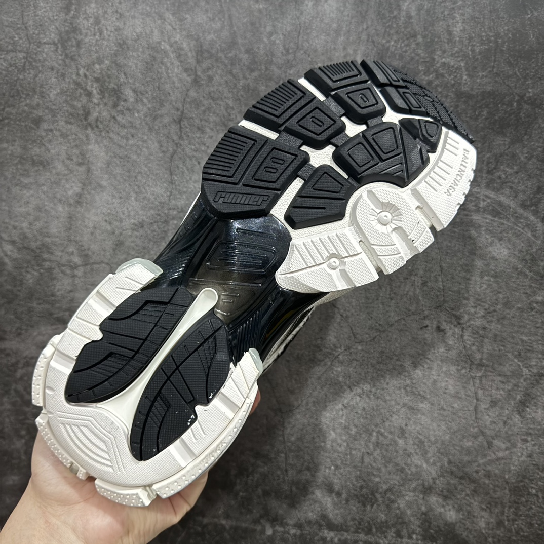 图片[9]-【纯原OK版本】Balenciaga Runner 巴黎世家7.5代 破坏风 手工做旧款复古老爹鞋 灰银色n全新外贸版本 核心配合工厂优势供应该款是通过溢胶 做旧 缝线等细节 展示了设计师 Demna的运动鞋风格 传递复古感 后侧板 翘起的鞋头 展示了 Demna 在结构上的未来构想  尺码：35 36 37 38 39 40 41 42 43 44 45 46 编码：DF500520-莆田鞋批发中心