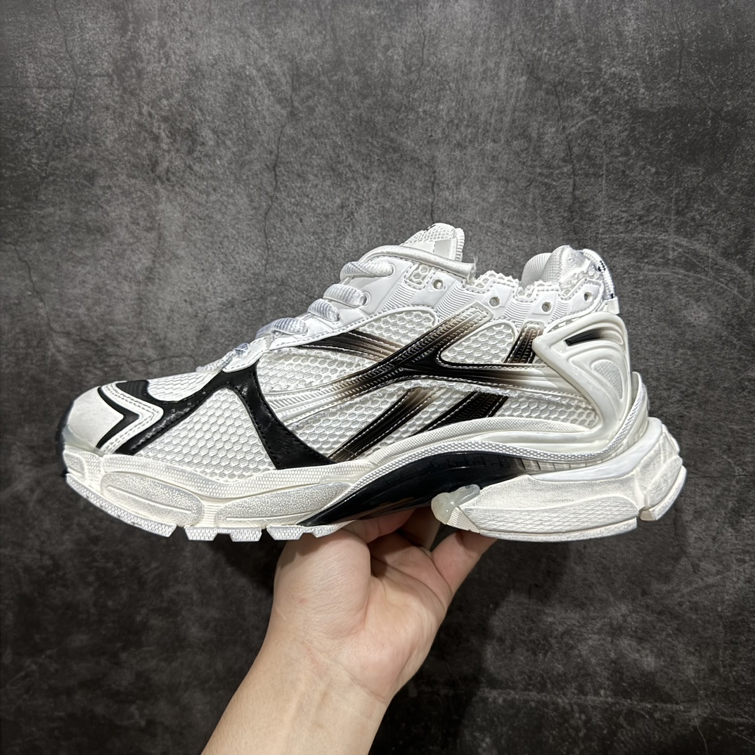 图片[2]-【纯原OK版本】Balenciaga Runner 巴黎世家7.5代 破坏风 手工做旧款复古老爹鞋 灰银色n全新外贸版本 核心配合工厂优势供应该款是通过溢胶 做旧 缝线等细节 展示了设计师 Demna的运动鞋风格 传递复古感 后侧板 翘起的鞋头 展示了 Demna 在结构上的未来构想  尺码：35 36 37 38 39 40 41 42 43 44 45 46 编码：DF500520-莆田鞋批发中心