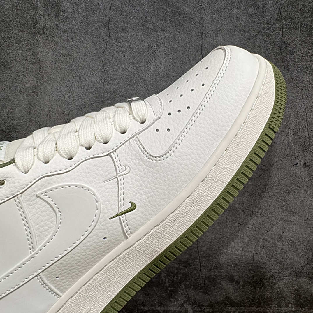 图片[6]-【定制版】海外限量发售 Nike Air Force 1 \’07 Low “LV联名–米绿双小勾”空军一号 低帮 运动鞋 休闲鞋 折边针车 工艺难度大 原楦头原纸板 原装鞋盒 定制五金配件 内置全掌气垫 原厂鞋底货号：XZ6188-003 Size：36 36.5 37.5 38 38.5 39 40 40.5 41 42 42.5 43 44 44.5 45 编码：HXS310320-莆田鞋批发中心