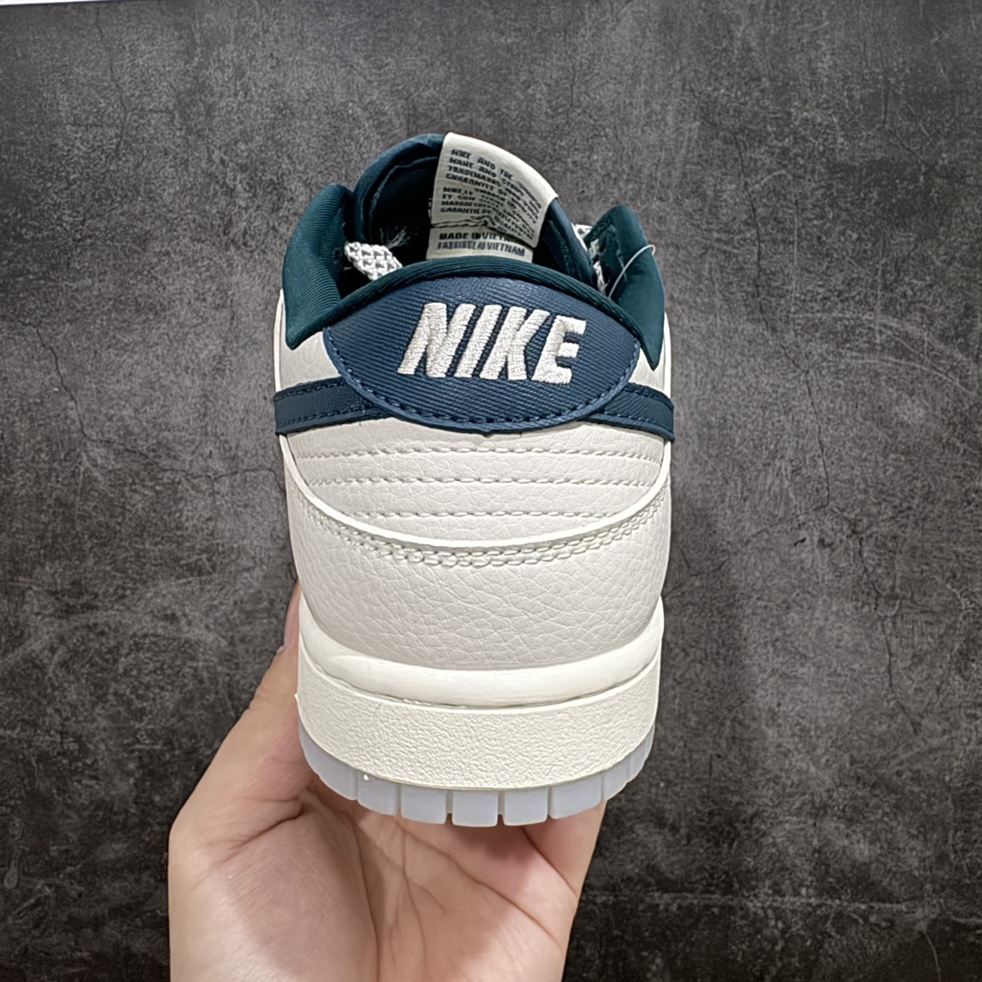 图片[4]-【定制版】Nike SB Dunk Low x Louis Vuitton 白藏青满天星n纯原大厂出品 极力推荐n原装头层材料 独家版型蒸餾加工n帶來的是更好的视觉和脚感体验n大厂纯原品质出货 清洁度 电绣工艺皮料切割干净无任何毛边 细节完美 官方货号：CF3688 004 尺码：36 36.5 37.5 38 38.5 39 40 40.5 41 42 42.5 43 44 44.5 45  编码：HXS320340-鞋库