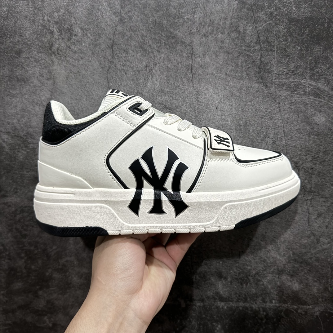 【PB过验版】MLB Chunky Liner Classic Monogarm中帮板鞋 韩国洋基队棒球联盟MLB NY网红老爹鞋 Korea韩国联名NY美国榄球纽约洋基队限定 几率过鉴定 韩国代购专供 左脚内置NFC感应 区别市面贴纸假芯片 MLB专用菱形双针中底布 重点细节中底布带注胶孔 原厂NFC感应吊牌 支持鉴定 一个两位数 原盒原标 全套原楦原纸板原厂数据开发 中韩文保养标贴 绿色防霉片 平台代购专供 独家一比一RB+MD组合大底 高频后跟小人Logo精准对位立体饱满 正确网布加超迁鞋面 转印中底走线紧密 转印Logo工艺表层防刮不掉色 尺码:35 36 36.5 37.5 38 38.5 39 40 40.5 41 42 42.5 43 44 44.5 45-选品中心