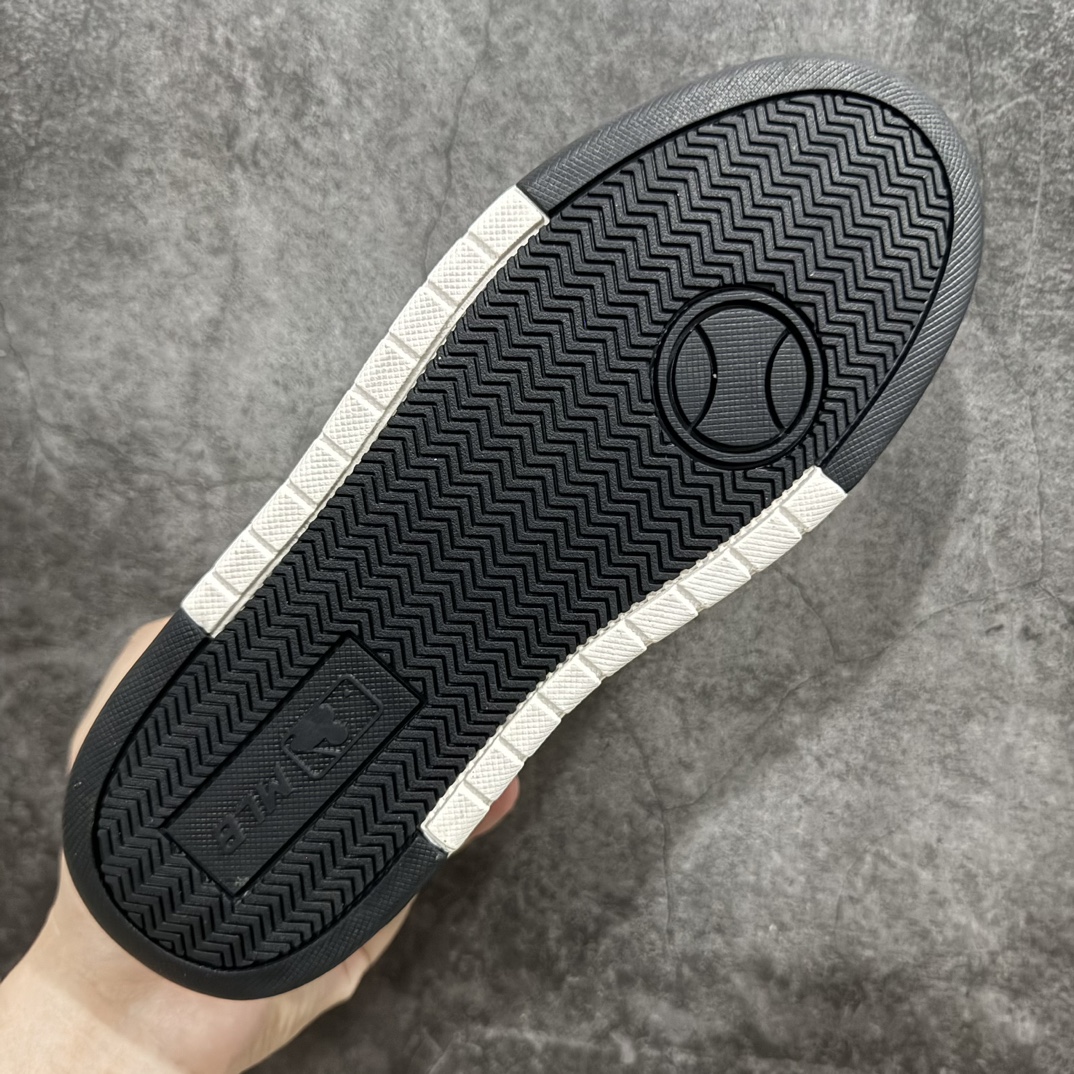 图片[9]-【PB过验版】MLB Chunky Liner Classic Monogarm中帮板鞋 韩国洋基队棒球联盟MLB NY网红老爹鞋 Korea韩国联名NY美国榄球纽约洋基队限定 几率过鉴定 韩国代购专供 左脚内置NFC感应 区别市面贴纸假芯片 MLB专用菱形双针中底布 重点细节中底布带注胶孔 原厂NFC感应吊牌 支持鉴定 一个两位数 原盒原标 全套原楦原纸板原厂数据开发 中韩文保养标贴 绿色防霉片 平台代购专供 独家一比一RB+MD组合大底 高频后跟小人Logo精准对位立体饱满 正确网布加超迁鞋面 转印中底走线紧密 转印Logo工艺表层防刮不掉色 尺码：35 36 36.5 37.5 38 38.5 39 40 40.5 41 42 42.5 43 44 44.5 45-选品中心