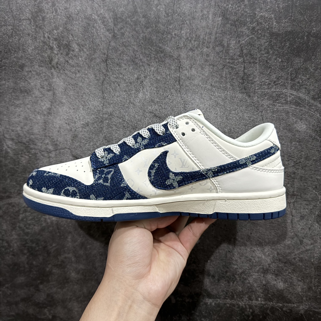 定制版LVxNikeDunkLow深蓝牛仔此款主张打破传统的工业化流水线设计限制以Madebyideas