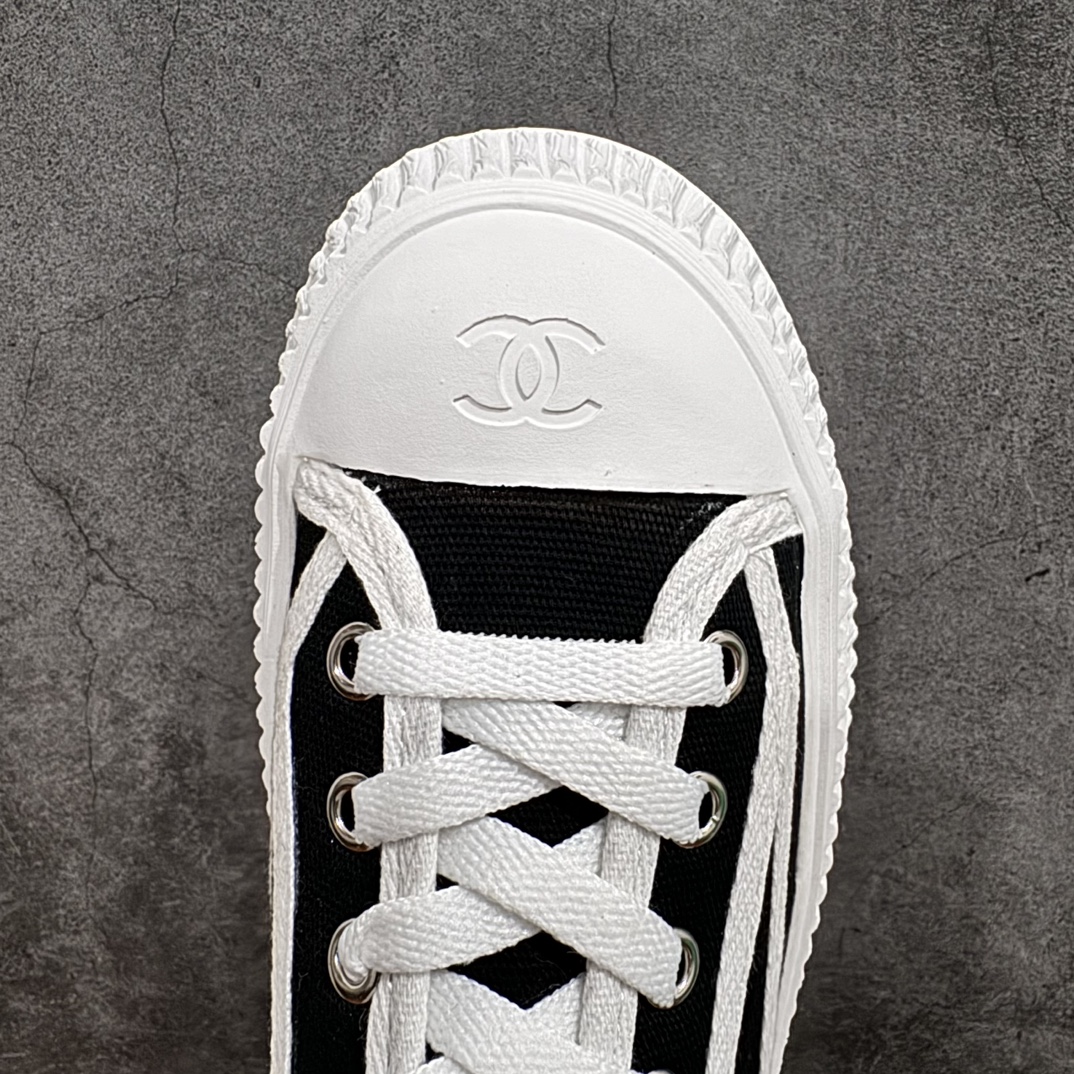 图片[5]-【广东纯原版本】香奈儿Chanel Creepers Canvas Mule Sneaker 饼干系列穆勒懒人一脚蹬厚底低帮帆布松糕休闲半拖板鞋“帆布黑白”nn女鞋广东原产n显腿长神器，高奢品牌n升级全套包装物及配件n采用全工艺透气纯棉帆布材质鞋面n拼接真皮及小羊皮乳胶脚垫n超轻IP一套模缓震大底❗️ 尺码：35-40 编码：KH250270-鞋库