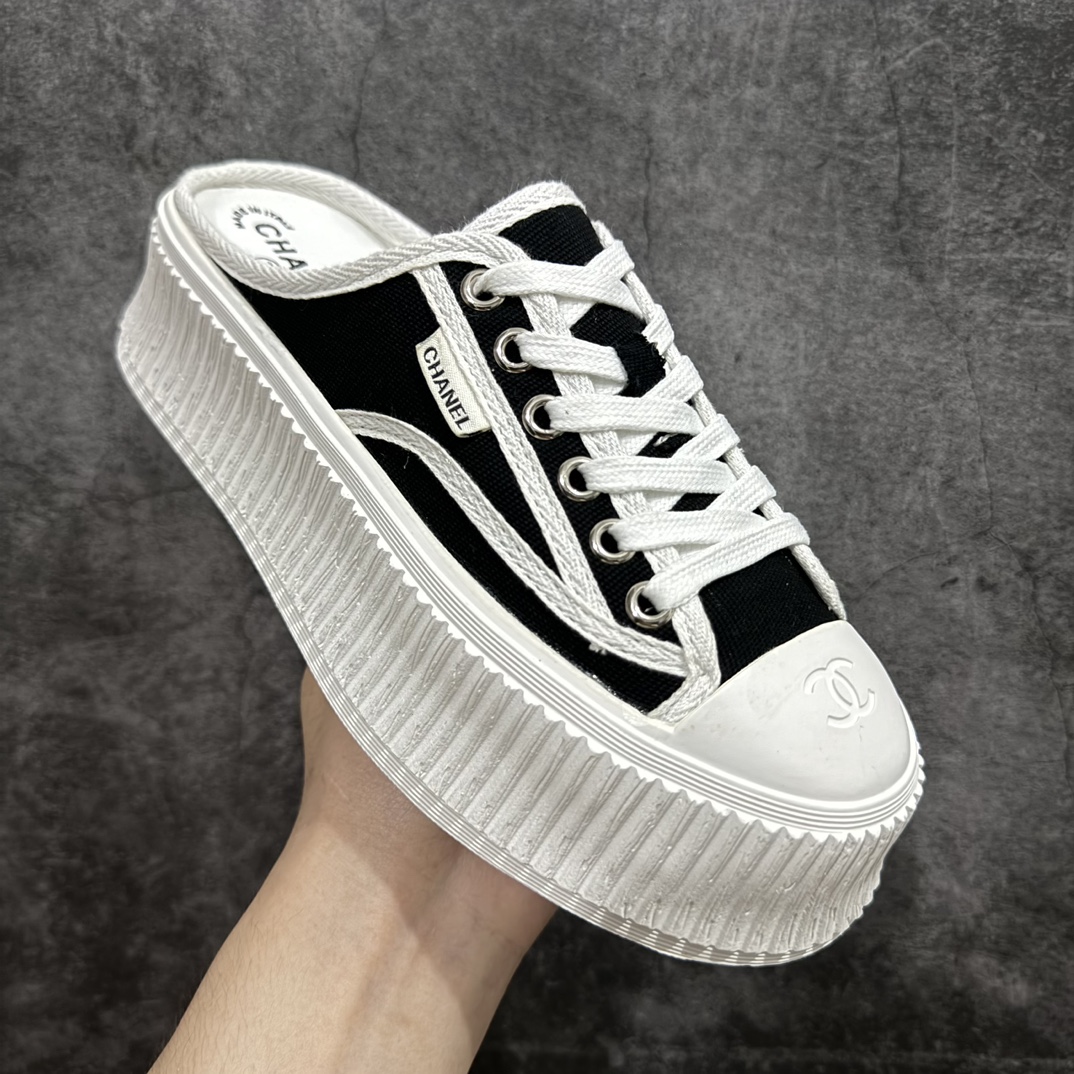 图片[3]-【广东纯原版本】香奈儿Chanel Creepers Canvas Mule Sneaker 饼干系列穆勒懒人一脚蹬厚底低帮帆布松糕休闲半拖板鞋“帆布黑白”nn女鞋广东原产n显腿长神器，高奢品牌n升级全套包装物及配件n采用全工艺透气纯棉帆布材质鞋面n拼接真皮及小羊皮乳胶脚垫n超轻IP一套模缓震大底❗️ 尺码：35-40 编码：KH250270-鞋库