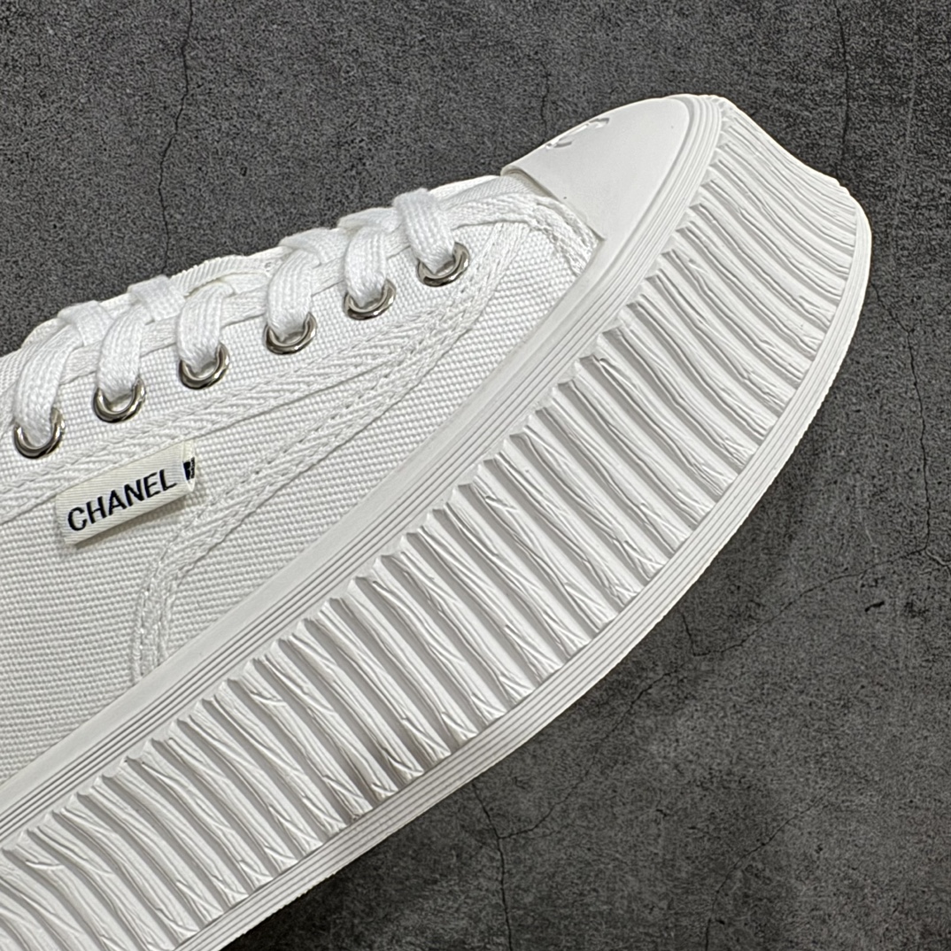 图片[6]-【广东纯原版本】香奈儿Chanel Creepers Canvas Mule Sneaker 饼干系列穆勒懒人一脚蹬厚底低帮帆布松糕休闲半拖板鞋“帆布白色”nn女鞋广东原产n显腿长神器，高奢品牌n升级全套包装物及配件n采用全工艺透气纯棉帆布材质鞋面n拼接真皮及小羊皮乳胶脚垫n超轻IP一套模缓震大底❗️ 尺码：35-40 编码：KH250270-鞋库