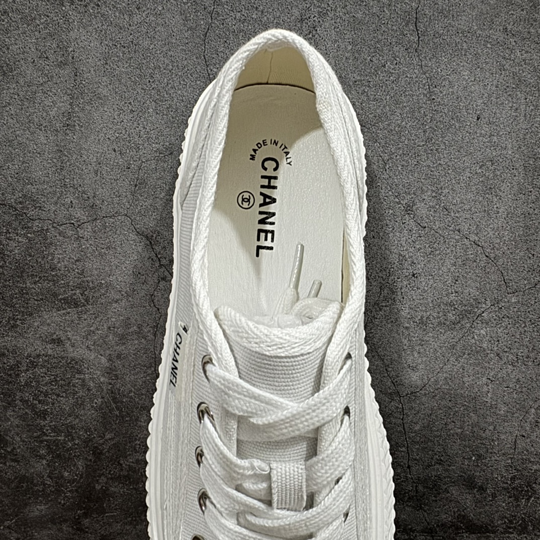 图片[8]-【广东纯原版本】香奈儿Chanel Creepers Canvas Mule Sneaker 饼干系列穆勒懒人一脚蹬厚底低帮帆布松糕休闲半拖板鞋“帆布白色”nn女鞋广东原产n显腿长神器，高奢品牌n升级全套包装物及配件n采用全工艺透气纯棉帆布材质鞋面n拼接真皮及小羊皮乳胶脚垫n超轻IP一套模缓震大底❗️ 尺码：35-40 编码：KH250270-鞋库