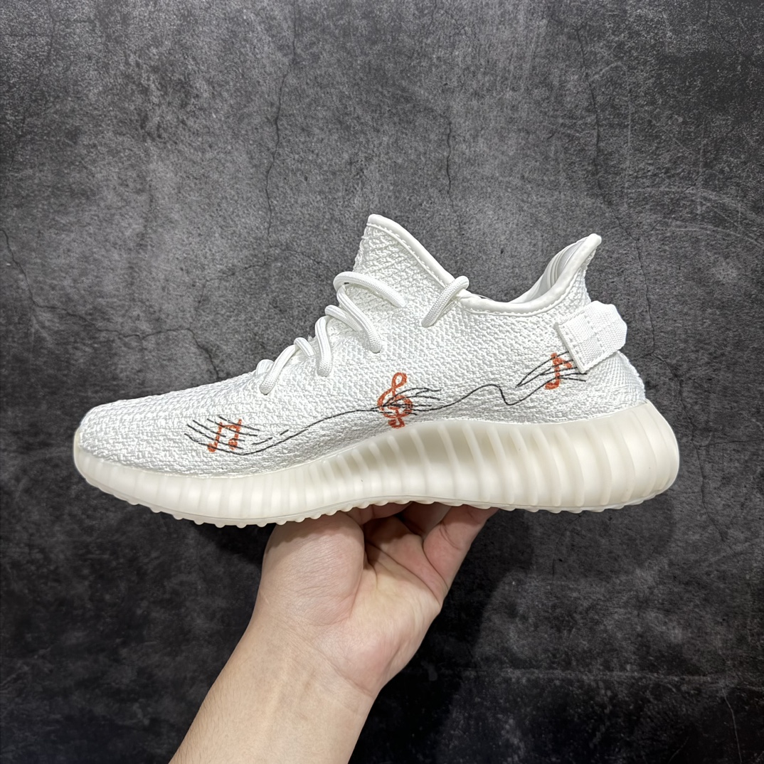 图片[2]-【DIY定制涂鸦】 白冰淇淋 涂鸦眼镜nYeezy boost 350v2 全白2.0涂鸦n巴斯夫纯原大厂出品 板型细节都是满配n得物在售款 细节一直 上脚与众不同 相当nice 尺码：36-47 编码：NM330370-莆田鞋批发中心