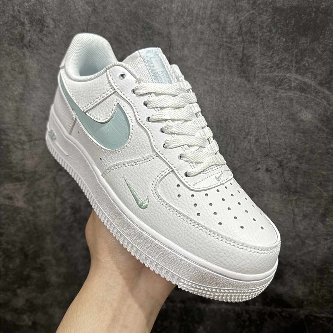 NikeAirForce1Low07白青解构小钩原楦头原纸板打造纯正低帮空军版型专注外贸渠道全掌内置蜂窝