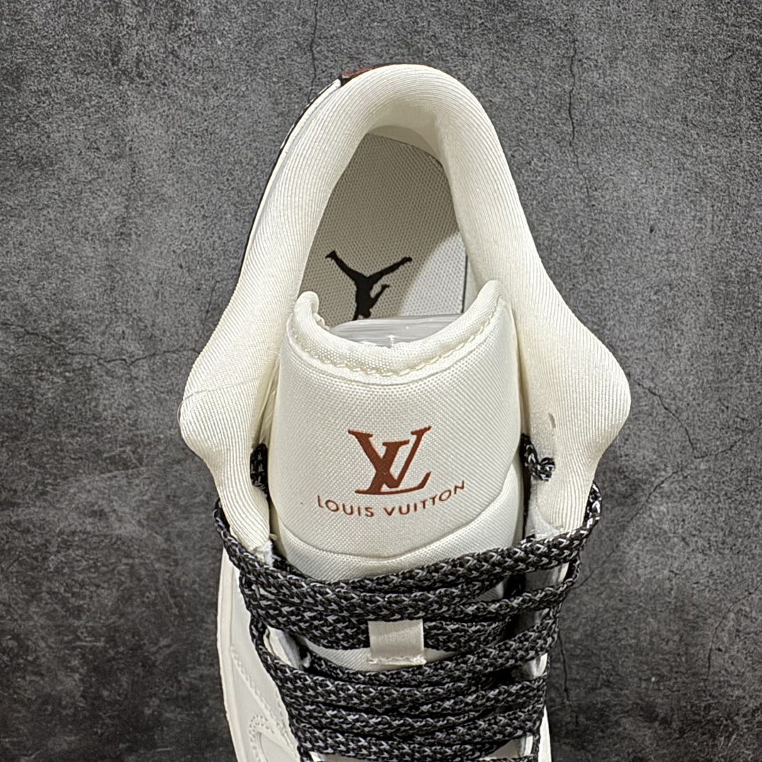 图片[8]-【定制版】LV x Air Jordan 1 Low 米白经典花勾n此款主张打破传统的工业化流水线设计限制，以Made by ideas的超级创意为理念，集结众多潮流设计师，结合时下最ing潮流风尚，为潮流爱好者打造彰品自我的专属潮品。同时尊重每个年轻人对于潮流的理解与选择，主张“让每个年轻人塑造自己的潮流”。 货号：WG8850-004Size：36 36.5 37.5 38 38.5 39 40 40.5 41 42 42.5 43 44 44.5 45 编码：HXS320340-鞋库