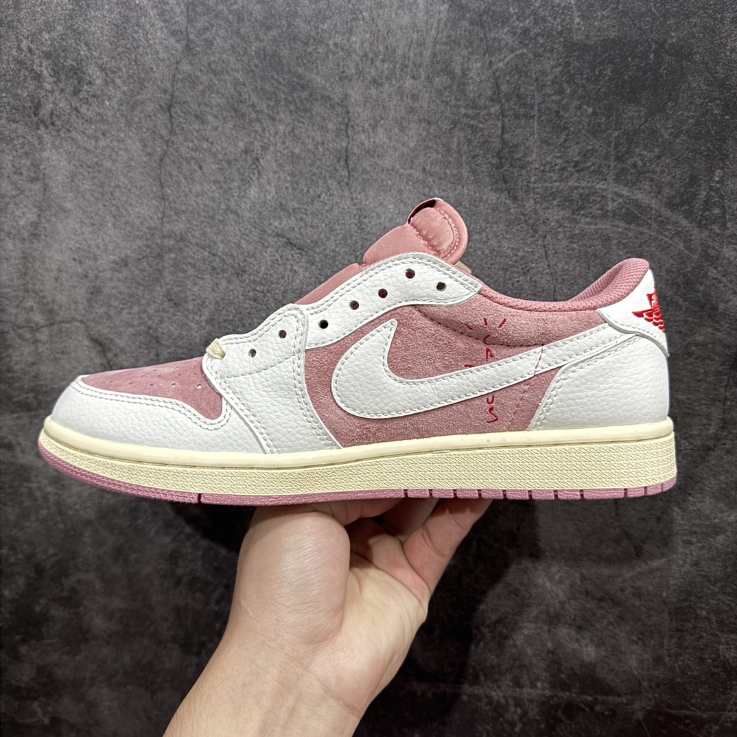 图片[2]-【KZ神版】Travis Scott x Air Jordan AJ1 Low OG SP TS联名9.0 白粉倒钩低帮 DM7866-600n毫无疑问市场中端王者全套原纸板楦头开发 确保原汁原味完美呈现倒钩版型 原档案转印油墨一体东莞原厂磨具大底独家尺码35.5 48.5 一码一磨具拒绝假半码 此版本只针对中端市场 皮料材质有所更替 其他数据细节工艺流程均保持一致 绝不口嗨 细节品控鞋型随意秒杀市面3XX 4XX 原盒原配 外盒透明胶套 内侧字体 工整带凹凸感 原厂拉帮工艺 针距密度一致 后跟弧度收口自然不对折 极致一眼正品既视感 进口玻璃冲刀皮料裁剪零毛边 承诺百分百一致原鞋 全鞋电脑针车工艺 进口港宝加持 后跟自然饱满 全鞋荧光划线卡点 追求极致完美 每一双都是工艺品 多重QC质检 超越公司货的品控标准 实实在在的免检产品SIZE：35.5 36 36.5 37.5 38 38.5 39 40 40.5 41 42 42.5 43 44 44.5 45 46 47.5 48.5 编码：MF270300-鞋库