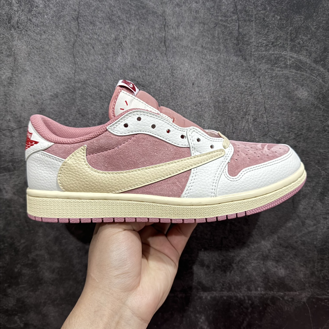 【KZ神版】Travis Scott x Air Jordan AJ1 Low OG SP TS联名9.0 白粉倒钩低帮 DM7866-600n毫无疑问市场中端王者全套原纸板楦头开发 确保原汁原味完美呈现倒钩版型 原档案转印油墨一体东莞原厂磨具大底独家尺码35.5 48.5 一码一磨具拒绝假半码 此版本只针对中端市场 皮料材质有所更替 其他数据细节工艺流程均保持一致 绝不口嗨 细节品控鞋型随意秒杀市面3XX 4XX 原盒原配 外盒透明胶套 内侧字体 工整带凹凸感 原厂拉帮工艺 针距密度一致 后跟弧度收口自然不对折 极致一眼正品既视感 进口玻璃冲刀皮料裁剪零毛边 承诺百分百一致原鞋 全鞋电脑针车工艺 进口港宝加持 后跟自然饱满 全鞋荧光划线卡点 追求极致完美 每一双都是工艺品 多重QC质检 超越公司货的品控标准 实实在在的免检产品SIZE：35.5 36 36.5 37.5 38 38.5 39 40 40.5 41 42 42.5 43 44 44.5 45 46 47.5 48.5 编码：MF270300-鞋库