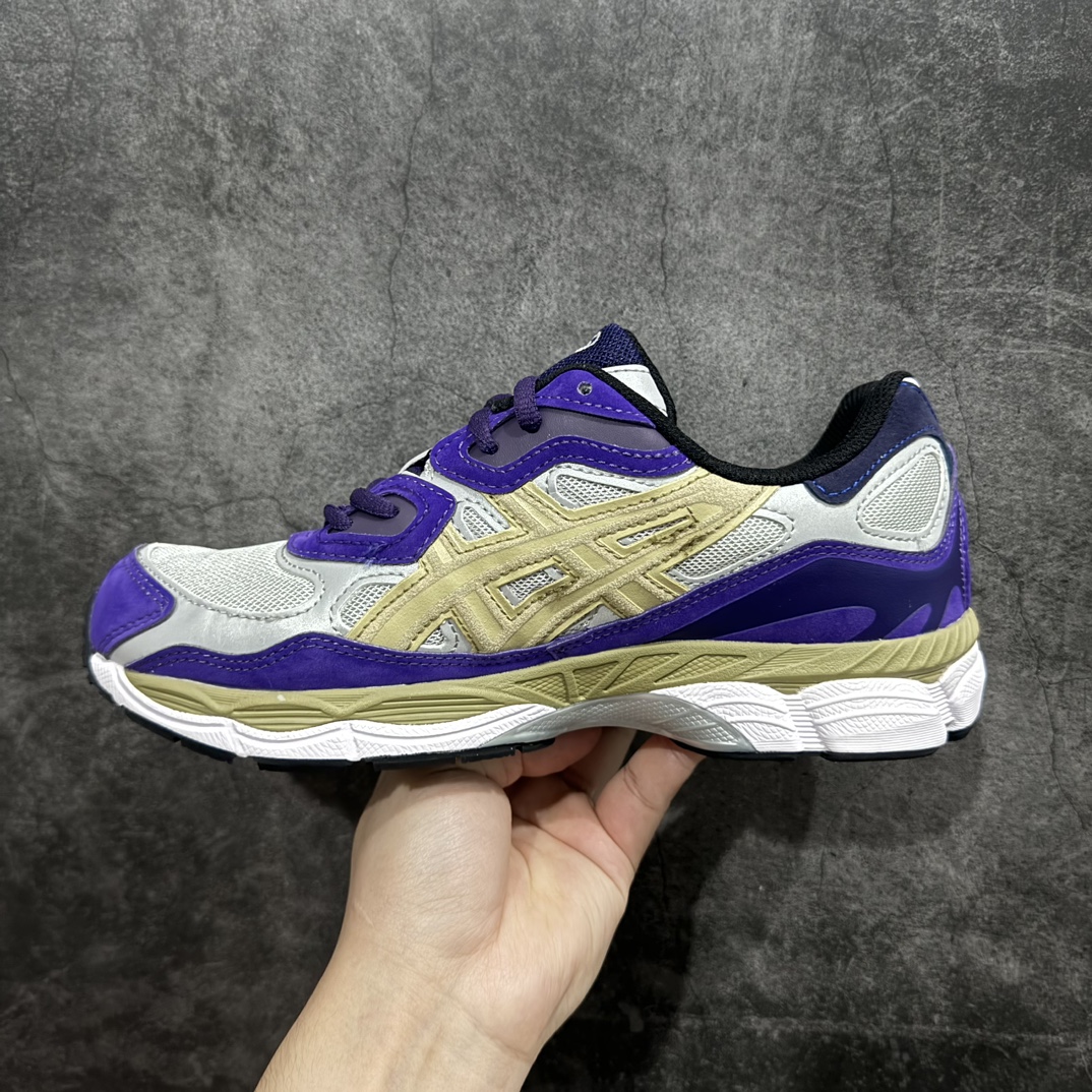 图片[2]-【公司级】Asics Gel-NYC复古单品 亚瑟士ASICSTIGER秋季新款休闲鞋 厚底街头运动休闲鞋nASICS亚瑟士推出全新GEL-NYC，彰显纽约都市活力n这次的新系列融入了多个版本GEL的经典设计风格，广受好评。其设计灵感来源于GEL-NIMBUS 3,GEL-MC PLUS V 和 GEL-CUMULUS 16 这些往日经典鞋款。GEL-NYC使用GEL-CUMULUS 16鞋款的鞋楦设计,展现了独特的现代化美学。鞋底采用了轻质发泡材料,并在后跟和前掌处采用了ASICS亚瑟士核心科技——GEL缓震胶,赋予鞋款强大的缓冲性能,提供了更柔软舒适的穿着体验。而在原有设计的启发之上,此次鞋款采用更贴合当今潮流趋势的材料和创新技术,展现出纽约充满活力的都市精神。 尺码：36-45 编码：LDS260280-鞋库