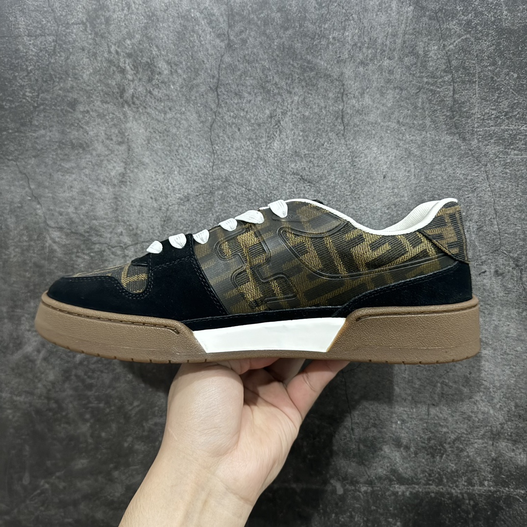 图片[2]-【广东纯原礼盒版本】FENDI 芬迪 Match Sneakers 低帮运动鞋nFendi芬迪情侣款休闲鞋 独家定制n全身20几个细节点全部做到一致还原吊打市面所有版本独家原装套装配件官方同源渠道原装订单 全套专柜包装物及配件n鞋底嵌入核心防伪芯片感应装置FENDI芬迪match最新爆款情侣款运动鞋板鞋n原版购入 高工艺无缝细空胶技术，贴楦误差0.05mm,鞋底采用固特异内外锁死工艺，最大限度弯折永不开胶，原鞋一致效果环保无味 鞋面采用麂皮和皮革拼接组合 logo内里采用毛巾绒里 上脚超级柔软 轻便 舒适搭配卫衣  尺码：35 36 37 38 39 40 41 42 43 44 45 46 编码：HH380420-鞋库