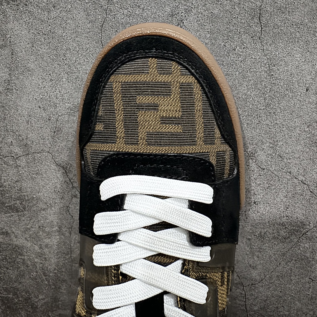 图片[5]-【广东纯原礼盒版本】FENDI 芬迪 Match Sneakers 低帮运动鞋nFendi芬迪情侣款休闲鞋 独家定制n全身20几个细节点全部做到一致还原吊打市面所有版本独家原装套装配件官方同源渠道原装订单 全套专柜包装物及配件n鞋底嵌入核心防伪芯片感应装置FENDI芬迪match最新爆款情侣款运动鞋板鞋n原版购入 高工艺无缝细空胶技术，贴楦误差0.05mm,鞋底采用固特异内外锁死工艺，最大限度弯折永不开胶，原鞋一致效果环保无味 鞋面采用麂皮和皮革拼接组合 logo内里采用毛巾绒里 上脚超级柔软 轻便 舒适搭配卫衣  尺码：35 36 37 38 39 40 41 42 43 44 45 46 编码：HH380420-鞋库