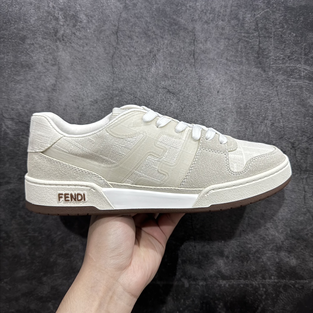 【广东纯原礼盒版本】FENDI 芬迪 Match Sneakers 低帮运动鞋nFendi芬迪情侣款休闲鞋 独家定制n全身20几个细节点全部做到一致还原吊打市面所有版本独家原装套装配件官方同源渠道原装订单 全套专柜包装物及配件n鞋底嵌入核心防伪芯片感应装置FENDI芬迪match最新爆款情侣款运动鞋板鞋n原版购入 高工艺无缝细空胶技术，贴楦误差0.05mm,鞋底采用固特异内外锁死工艺，最大限度弯折永不开胶，原鞋一致效果环保无味 鞋面采用麂皮和皮革拼接组合 logo内里采用毛巾绒里 上脚超级柔软 轻便 舒适搭配卫衣  尺码：35 36 37 38 39 40 41 42 43 44 45 46 编码：HH380420-鞋库