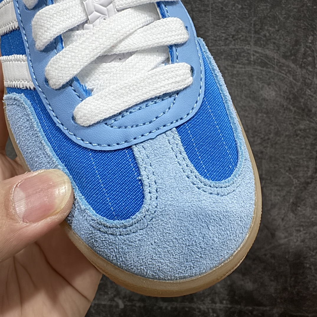 图片[4]-【神版】AD Original Gazelle Indoor Trainers 瞪羚室内鞋系列低帮复古百搭休闲运动德训风板鞋 奥运会 白蓝红 IF9643nn高端零售特供批次 原厂定制长毛翻毛皮组合环保纤维革鞋面材质 内置环保海玻璃鞋垫 外置RB橡胶大底 产品品控稳定性领先行业 原厂全套原楦原纸板冲刀磨具开发 原厂皮料加持 原厂港宝加持定型后跟R度完美 将复古进行到底 简约流畅 三十年不变经典 这款Gazelle运动鞋 无论面料、配色、质感或设计 都只在重现其1991年原款的经典 皮革鞋面 撞色三条纹和鞋跟标的设计 力求呈现90年代的经典复古风潮 Samba火热的同时 也带动了其它的复古鞋型 Gazelle便是其中一只 Gazelle Indoor拥有包边更宽的T字型鞋头 更好的保护运动员的前掌 浓浓的复古氛围感 非常适合现在流行的Cleanfit风格 尺码：35.5 36 36⅔ 37⅓ 38 38⅔ 39⅓ 40 40⅔ 41⅓ 42 42⅔ 43⅓ 44 44⅔ 45 编码：DZ230250-莆田鞋批发中心