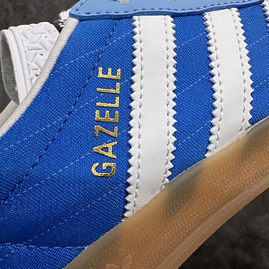 图片[2]-【神版】AD Original Gazelle Indoor Trainers 瞪羚室内鞋系列低帮复古百搭休闲运动德训风板鞋 奥运会 白蓝红 IF9643nn高端零售特供批次 原厂定制长毛翻毛皮组合环保纤维革鞋面材质 内置环保海玻璃鞋垫 外置RB橡胶大底 产品品控稳定性领先行业 原厂全套原楦原纸板冲刀磨具开发 原厂皮料加持 原厂港宝加持定型后跟R度完美 将复古进行到底 简约流畅 三十年不变经典 这款Gazelle运动鞋 无论面料、配色、质感或设计 都只在重现其1991年原款的经典 皮革鞋面 撞色三条纹和鞋跟标的设计 力求呈现90年代的经典复古风潮 Samba火热的同时 也带动了其它的复古鞋型 Gazelle便是其中一只 Gazelle Indoor拥有包边更宽的T字型鞋头 更好的保护运动员的前掌 浓浓的复古氛围感 非常适合现在流行的Cleanfit风格 尺码：35.5 36 36⅔ 37⅓ 38 38⅔ 39⅓ 40 40⅔ 41⅓ 42 42⅔ 43⅓ 44 44⅔ 45 编码：DZ230250-莆田鞋批发中心