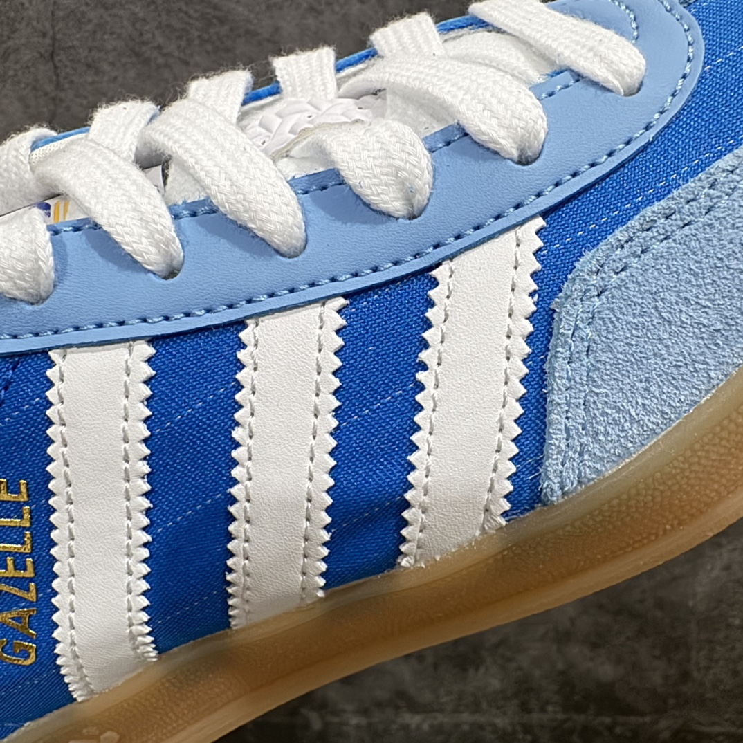 图片[3]-【神版】AD Original Gazelle Indoor Trainers 瞪羚室内鞋系列低帮复古百搭休闲运动德训风板鞋 奥运会 白蓝红 IF9643nn高端零售特供批次 原厂定制长毛翻毛皮组合环保纤维革鞋面材质 内置环保海玻璃鞋垫 外置RB橡胶大底 产品品控稳定性领先行业 原厂全套原楦原纸板冲刀磨具开发 原厂皮料加持 原厂港宝加持定型后跟R度完美 将复古进行到底 简约流畅 三十年不变经典 这款Gazelle运动鞋 无论面料、配色、质感或设计 都只在重现其1991年原款的经典 皮革鞋面 撞色三条纹和鞋跟标的设计 力求呈现90年代的经典复古风潮 Samba火热的同时 也带动了其它的复古鞋型 Gazelle便是其中一只 Gazelle Indoor拥有包边更宽的T字型鞋头 更好的保护运动员的前掌 浓浓的复古氛围感 非常适合现在流行的Cleanfit风格 尺码：35.5 36 36⅔ 37⅓ 38 38⅔ 39⅓ 40 40⅔ 41⅓ 42 42⅔ 43⅓ 44 44⅔ 45 编码：DZ230250-莆田鞋批发中心