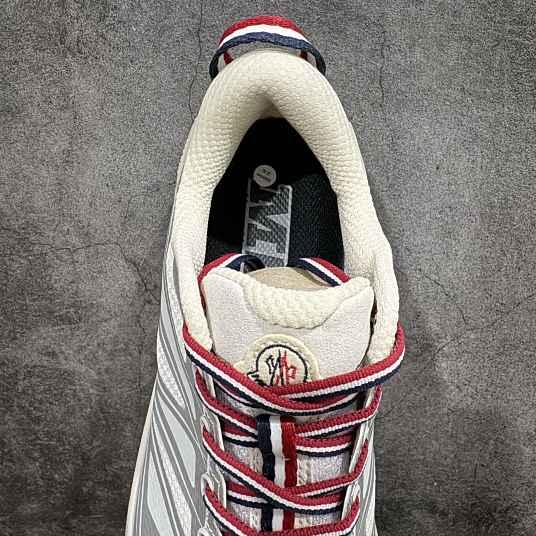 图片[8]-【绿X版】Moncler x HOKA ONE ONE Mafate Speed 2 Low 玛法特2代系列低帮轻量户外越野休闲运动慢跑鞋n上脚赞到报爆 轻盈舒适n鞋面采用超轻的无缝架构轻薄的TPU贴在透气的鞋面材料上减轻重量同时也保证了支撑性鞋底采用滚动平衡技术 引导跑者回归自然步态祖传的神奇EVA材质中底依旧是一如既往地表现优秀 能提供充足的缓震 作为HOKA家的越野跑鞋 VIBRAM 橡胶大底也是必不可少的 即便在复杂湿滑的地形 依旧能有良好的抓地力及稳定性 鞋带采用了弹性不易松脱的扁宽弹性鞋带 前掌与中掌部分也进行了加宽 也更加适合亚洲人的脚型 是一款十分全面且足够强悍的户外硬核越野鞋日常搭配的话短裤是基本不挑 阔腿裤 工装裤以及各种长筒牛仔裤都可以SIZE：36 36.5 37.5 38 38.5 39 40 40.5 41 42 42.5 43 44 44.5 45 编码：NMLH290320-鞋库