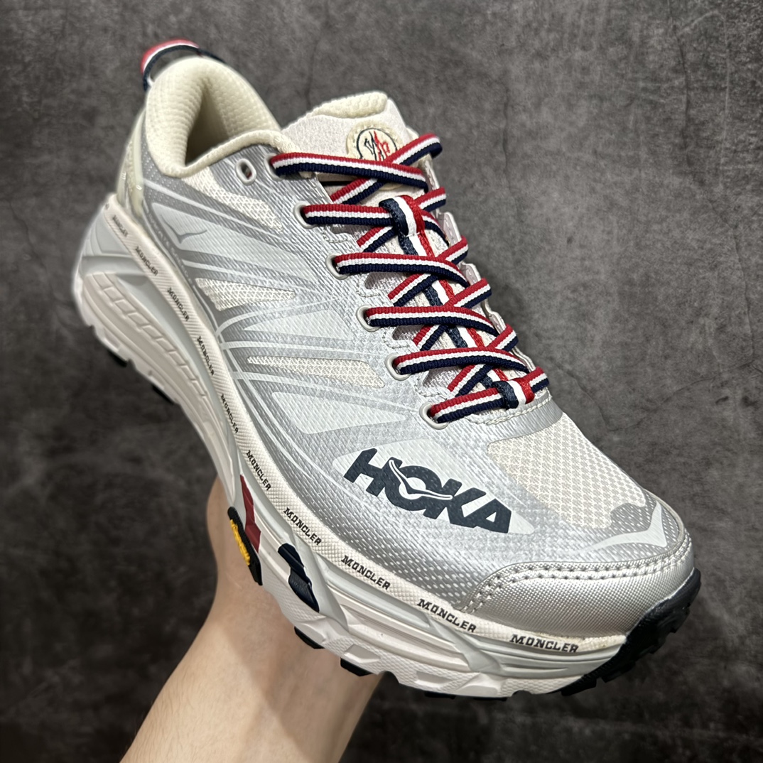 图片[3]-【绿X版】Moncler x HOKA ONE ONE Mafate Speed 2 Low 玛法特2代系列低帮轻量户外越野休闲运动慢跑鞋n上脚赞到报爆 轻盈舒适n鞋面采用超轻的无缝架构轻薄的TPU贴在透气的鞋面材料上减轻重量同时也保证了支撑性鞋底采用滚动平衡技术 引导跑者回归自然步态祖传的神奇EVA材质中底依旧是一如既往地表现优秀 能提供充足的缓震 作为HOKA家的越野跑鞋 VIBRAM 橡胶大底也是必不可少的 即便在复杂湿滑的地形 依旧能有良好的抓地力及稳定性 鞋带采用了弹性不易松脱的扁宽弹性鞋带 前掌与中掌部分也进行了加宽 也更加适合亚洲人的脚型 是一款十分全面且足够强悍的户外硬核越野鞋日常搭配的话短裤是基本不挑 阔腿裤 工装裤以及各种长筒牛仔裤都可以SIZE：36 36.5 37.5 38 38.5 39 40 40.5 41 42 42.5 43 44 44.5 45 编码：NMLH290320-鞋库