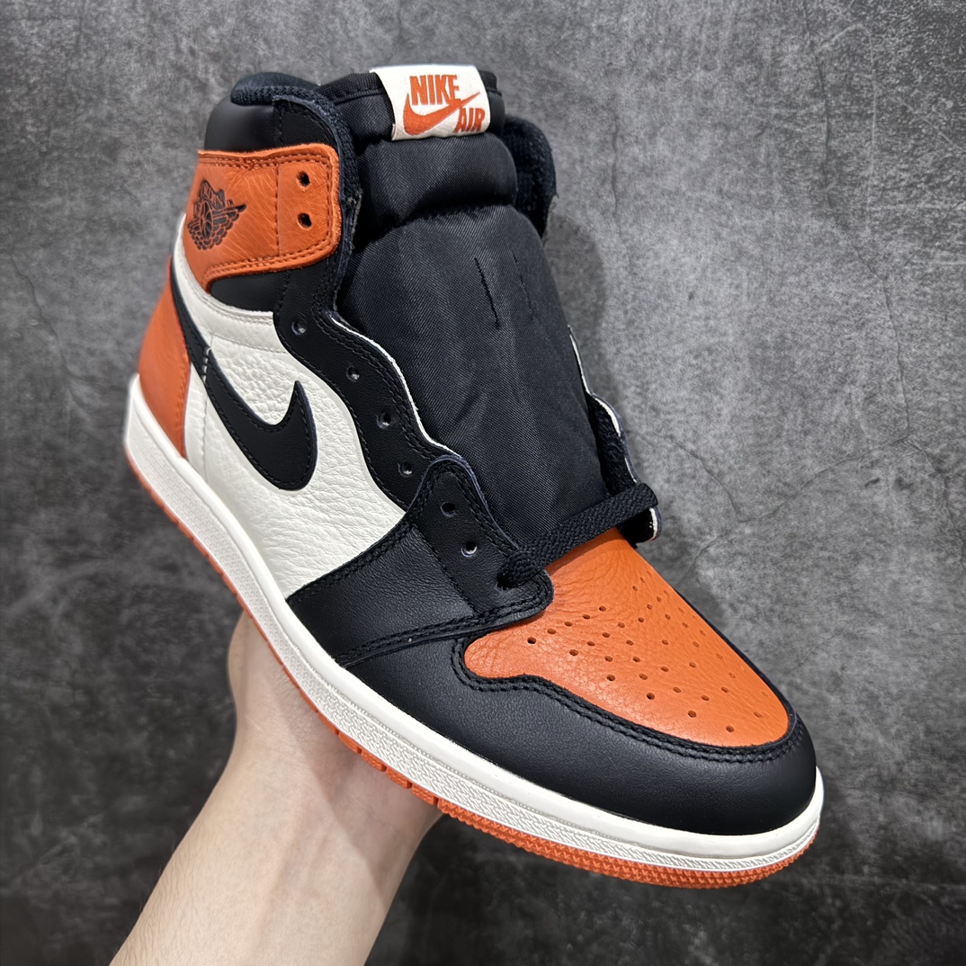 图片[3]-【DG2.0纯原】Air Jordan AJ1 Retro high \”Shattered Backboard\” 黑扣碎 555088-005nn高端零售特供批次 产品品控稳定性领先行业各方面均可对飙LJR版 良心定价不杀猪SZ原厂全套原楦原纸板冲刀磨具开发 原厂皮料加持 原厂港宝加持定型后跟R度完美 同源原厂电绣 飞翼针数密度立体效果一致 百分百一致原鞋 原厂拉帮工艺 针距密度一致 后跟弧度收口自然不对折 极致一眼正品既视感 进口玻璃冲刀皮料裁剪零毛边 全鞋电脑针车工艺 品控清洁度最高QC检验标准 免检产品 原厂订购鞋盒、鞋标、防尘纸、鞋撑、鞋带 追求极致的原厂味道SIZE：40.5 41 42 42.5 43 44 44.5 45 46 47.5 编码：LJQ400430-鞋库