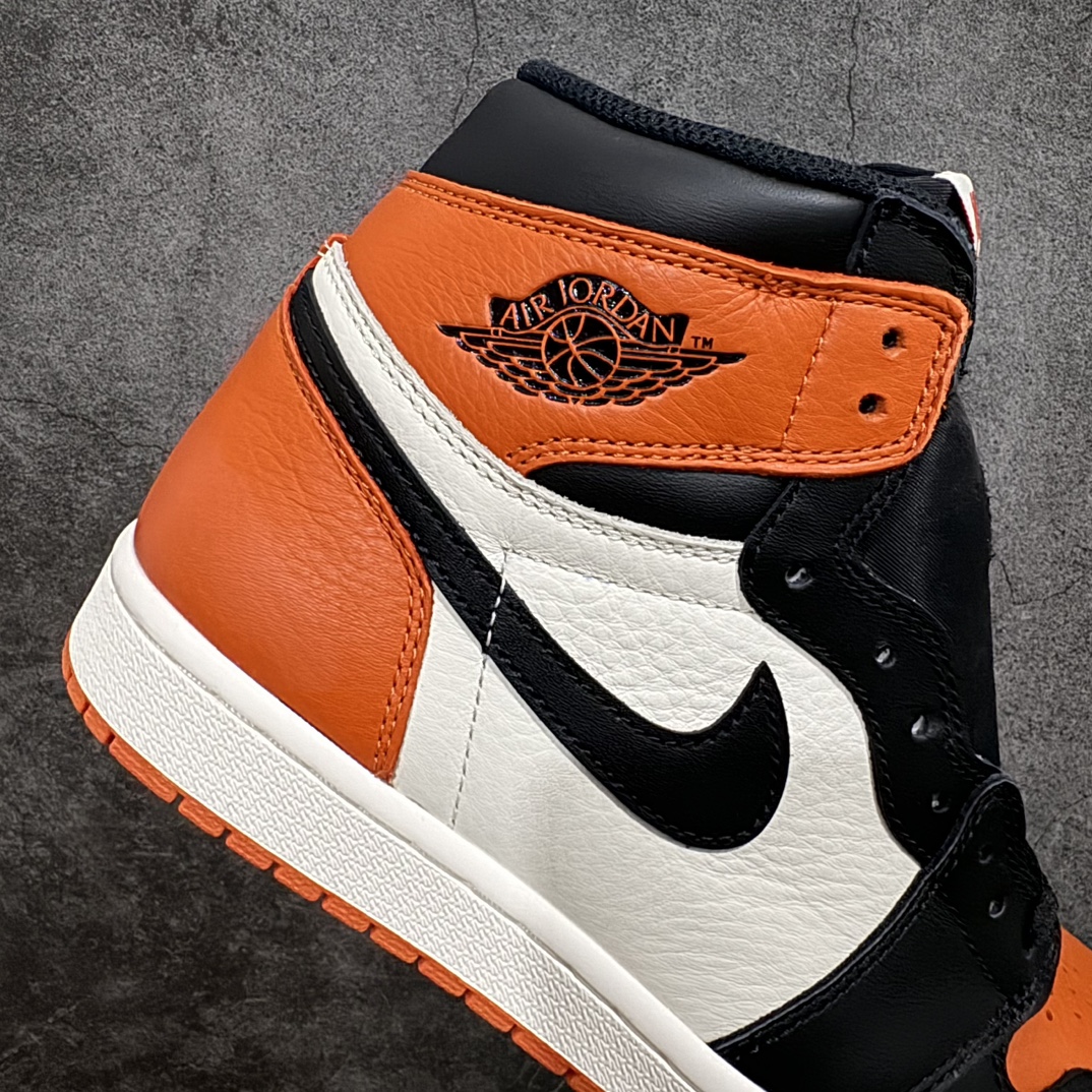 图片[7]-【DG2.0纯原】Air Jordan AJ1 Retro high \”Shattered Backboard\” 黑扣碎 555088-005nn高端零售特供批次 产品品控稳定性领先行业各方面均可对飙LJR版 良心定价不杀猪SZ原厂全套原楦原纸板冲刀磨具开发 原厂皮料加持 原厂港宝加持定型后跟R度完美 同源原厂电绣 飞翼针数密度立体效果一致 百分百一致原鞋 原厂拉帮工艺 针距密度一致 后跟弧度收口自然不对折 极致一眼正品既视感 进口玻璃冲刀皮料裁剪零毛边 全鞋电脑针车工艺 品控清洁度最高QC检验标准 免检产品 原厂订购鞋盒、鞋标、防尘纸、鞋撑、鞋带 追求极致的原厂味道SIZE：40.5 41 42 42.5 43 44 44.5 45 46 47.5 编码：LJQ400430-鞋库