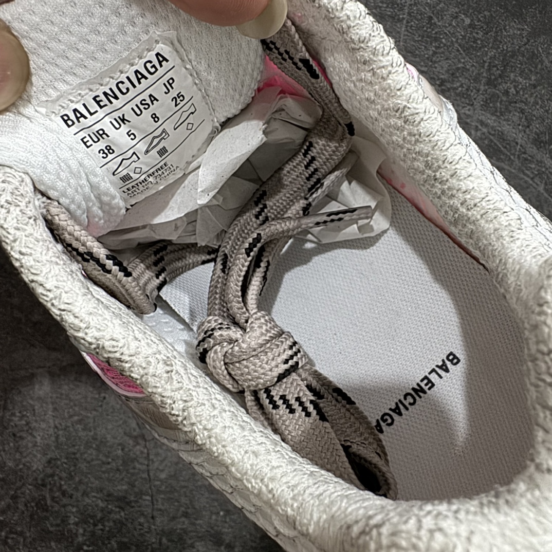 图片[7]-【X版纯原】BALENCIAGA 3XL Sneakers 巴黎世家十代网布系带低帮走秀复古老爹鞋  白粉nn全新版本 全新顶端品质 全套原纸板楦头开发 最原汁原味的灵魂版型全鞋荧光划线卡点 胶水把控整洁度追求极致完美 每一双都是工艺品 多重QC质检 超越公司货的品控标准 实实在在的免检产品 原盒原配 正确字体电绣 粗细、位置、大小正确 侧边TPU 透气孔匹配意产原版 正确分离大底 TPU软底 原版一致大底LOGO 立体感十足 原厂皮料水洗做旧 采购原厂网纱 不含皮革 网布材料和聚氨酯 磨损效果 鞋头边缘和后帮 Balenciaga 徽标 鞋面和后跟凸印尺码 鞋舌 3XL 橡胶品牌标识和反光细节 鞋帮拉袢和鞋舌拉祥 配反光细节 备用鞋带在鞋履前侧 可在穿着前取下 便于不同造型搭配 正常尺码 尺码：35 36 37 38 39 40 41 42 43 44 45 46 编码：X10460490-鞋库