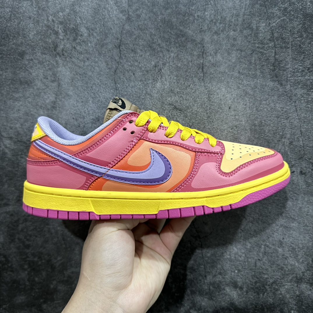 【创意定制版】NIKE SB Dunk Low Pro 泡泡糖色nn原装头层材料 独家版型蒸餾加工n帶來的是更好的视觉和脚感体验n大厂纯原品质出货 清洁度 电绣工艺皮料切割干净无任何毛边 细节完美官方货号：MG1486-049 尺码：36 36.5 37.5 38 38.5 39 40 40.5 41 42 42.5 43 44 44.5 45 编码：CC230260-莆田鞋批发中心