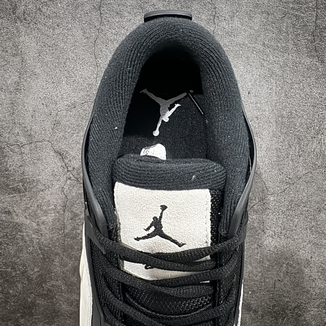 纯原版AirJordanAJ4RM重制版低帮复古篮球鞋黑白熊猫FQ7939-001采用了低帮的设计并保留