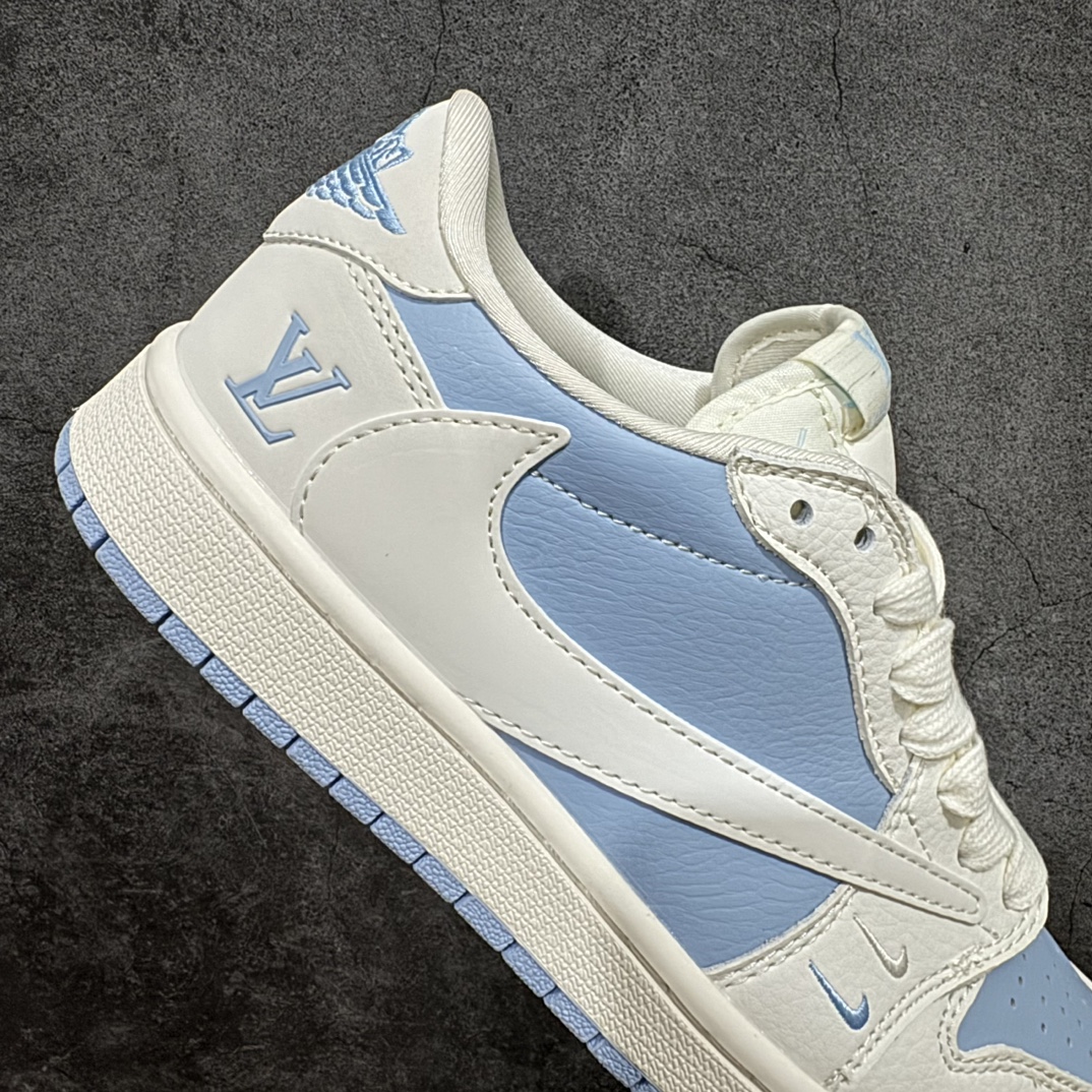 图片[7]-【定制版】Travis Scott x Fragment Design x Jordan Air Jordan 1 Low OG SP AJ1 乔1 LV联名低帮文化休闲板鞋n多方联名合作融合了Travis Scott 独特的音乐风格，藤原浩个性的设计风格以及Jordan品牌的经典元素 使其成为一双具有独特身份和价值的鞋子 清新而立体的外观加上联名标识更突出了其独特身份 这种配色方案显示出活力和时尚感 在视觉上引人注目  鞋身的质感和细腻的细节处理使其显得高端而格调十足  这款“倒钩”联名是设计与创意完美结合  融合多方的个性风格是一款备受瞩目的潮流鞋款 货号:BB6588-103 尺码:36 36.5 37.5 38 38.5 39 40 40.5 41 42 42.5 43 44 45 编码：HXS320340-莆田鞋批发中心