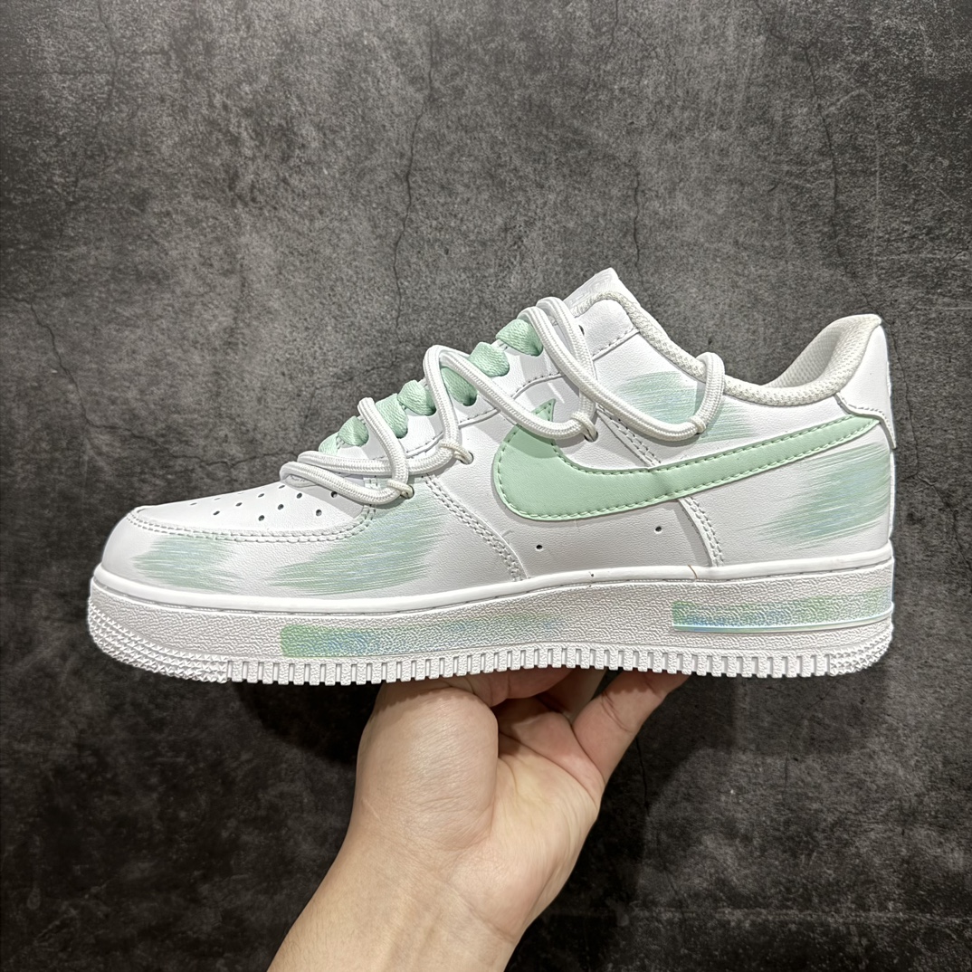 图片[2]-【公司级】官方爆款定制 二次元主题 Nike Air Force 1 Low’07 断勾喷绘 空军一号绑带低帮休闲板鞋 定制皮料 原厂3D打印 定制鞋盒 原楦原纸板 纯正空军版型 内置全掌气垫 货号：ZH0316-023 Size：36 36.5 37.5 38 38.5 39 40 40.5 41 42 42.5 43 44 44.5 45 编码：LF310320-莆田鞋批发中心