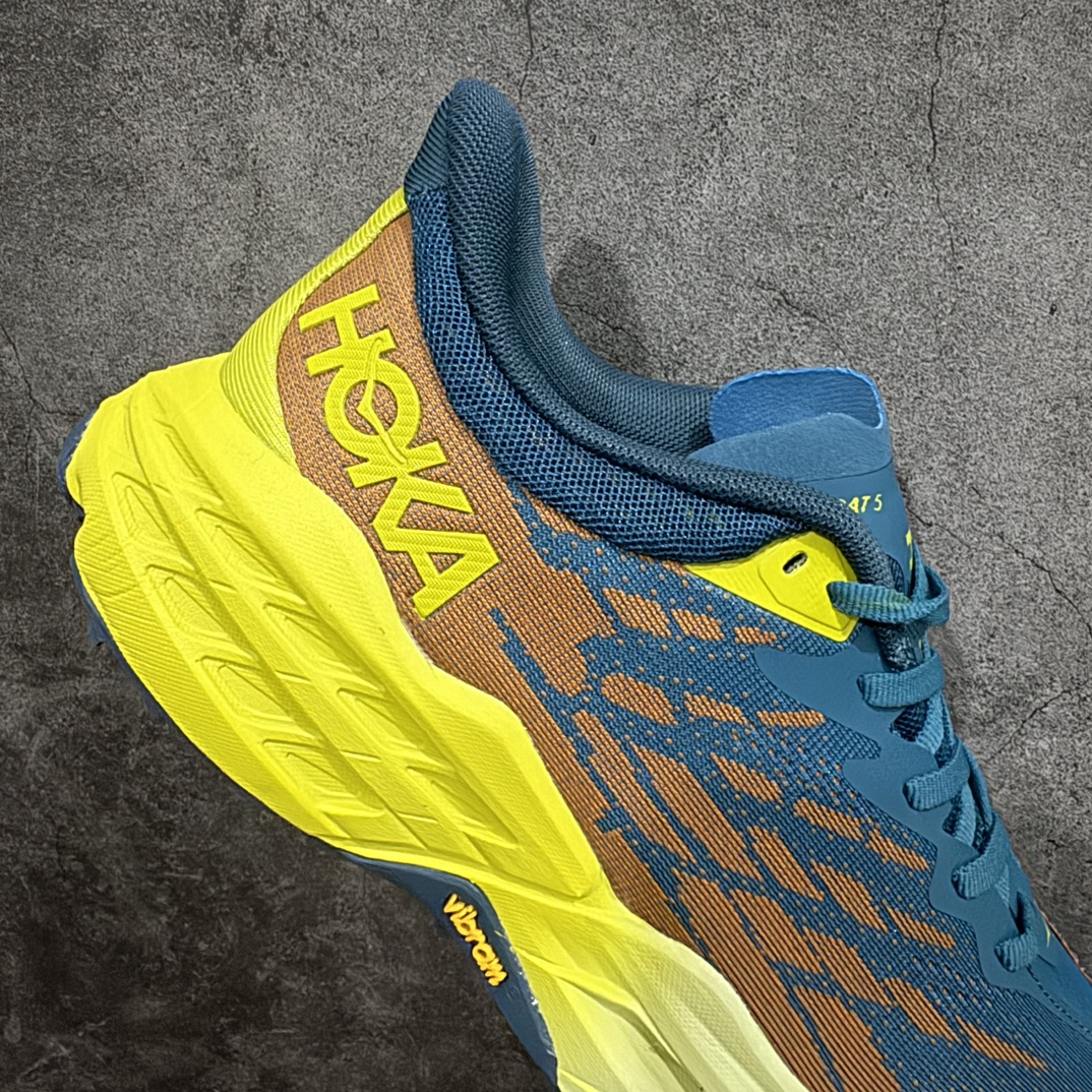 图片[7]-【纯原版】HOKA ONE ONE Speedgoat 5 户外越野跑步鞋 飞速羚羊5系列n新一代工程网纱鞋面 在确保鞋面稳定性的同时减少了固定胶条的使用 鞋面更轻盈、透气、舒适 可回收材料 为环保做出贡献 延伸后跟拉攀 方便快速穿脱 速度型滚动平衡技术 在崎岖的路面上 为平稳顺畅的步伐提供支持nHOKA ONE ONE是来自美国的跑步鞋知名品牌 创立于2009年 始终致力于为所有跑者提供更新、更好的跑步装备 相比常规跑鞋特别研发使用性能独特的几何形跑鞋中底 此种鞋底更厚、更高、回弹性也更好 除了卓越的缓冲性能 它还能为各种阶段的跑者带来更具动感、更加稳定的跑步体验 从设计之初就清楚意识到 要保证跑者步幅的均匀一致 双脚自然而然的运动至关重要SIZE：36 36.5 37.5 38 38.5 39 40 40.5 41 42 42.5 43 44 44.5 45 编码：DS250270-莆田鞋批发中心