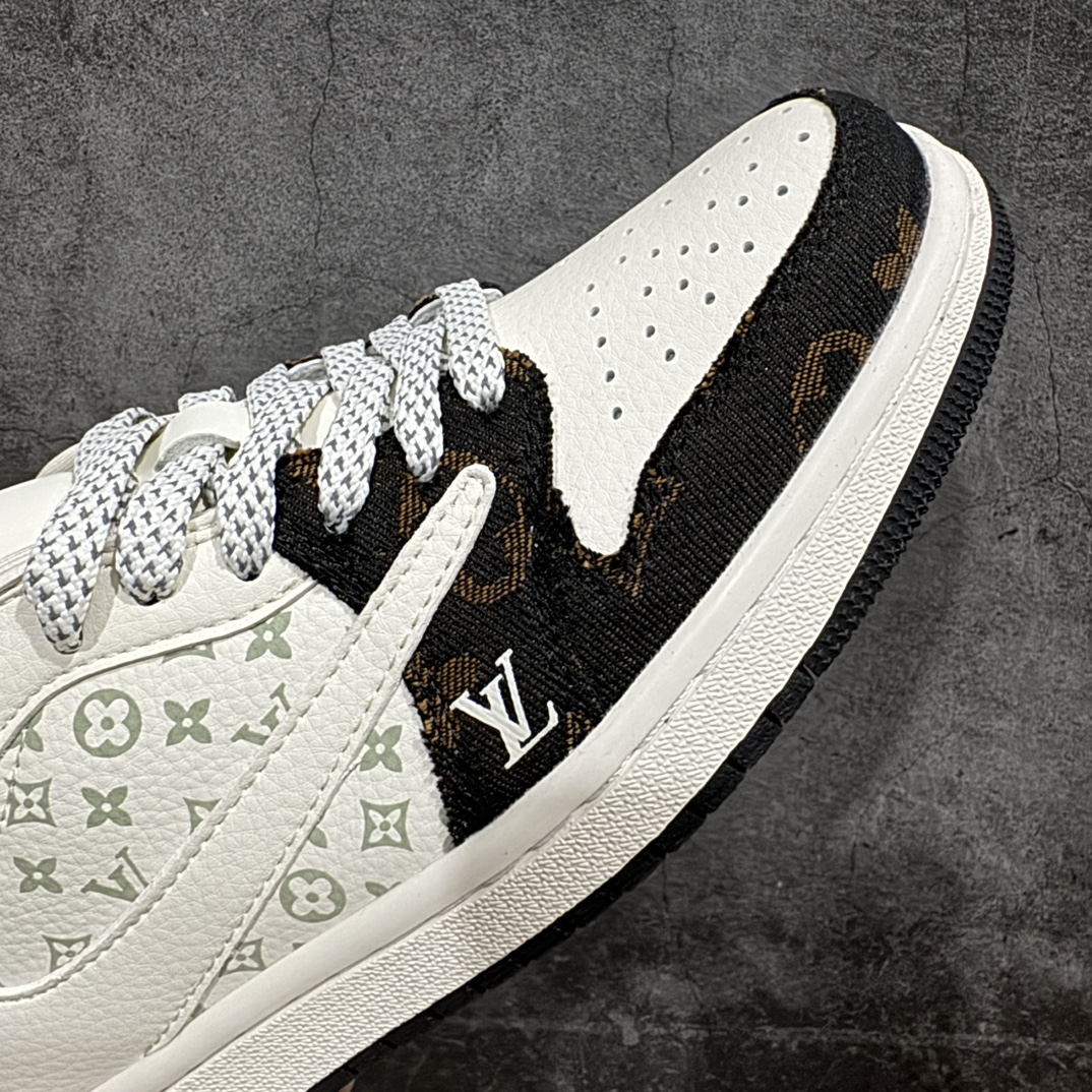 定制版 Travis Scott x Nike Air Jordan 1 Low x Louis Vuitton 三方联名 Air Jordan 1 Low 反转白黑牛仔倒钩 SJ2068-103