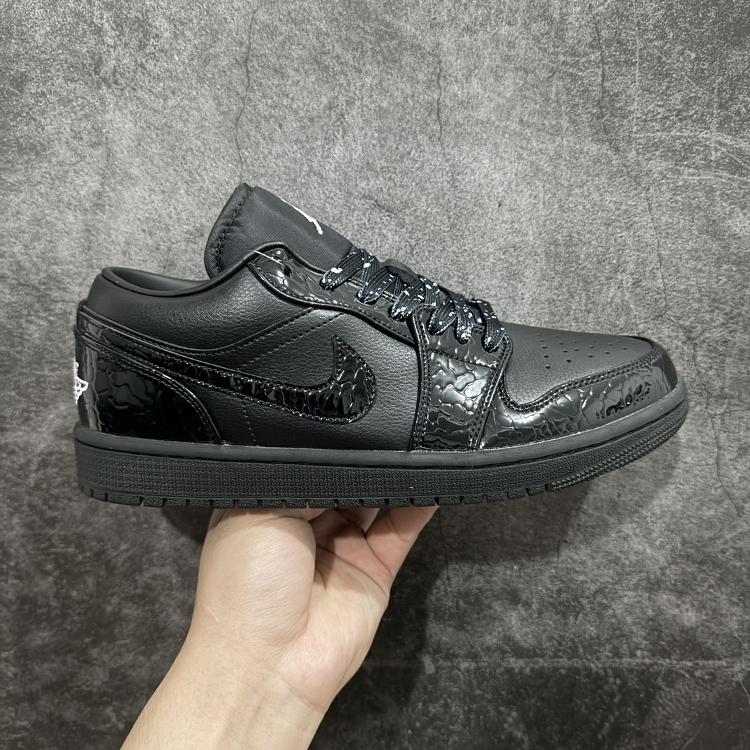 【K版】Air Jordan 1 Low 乔丹1代低帮黑魂漆皮 货号：HJ7743 010 尺码：36 36.5 37.5 38 38.5 39 40 40.5 41 42 42.5 43 44 44.5 45 46 编码：MZ250260-鞋库