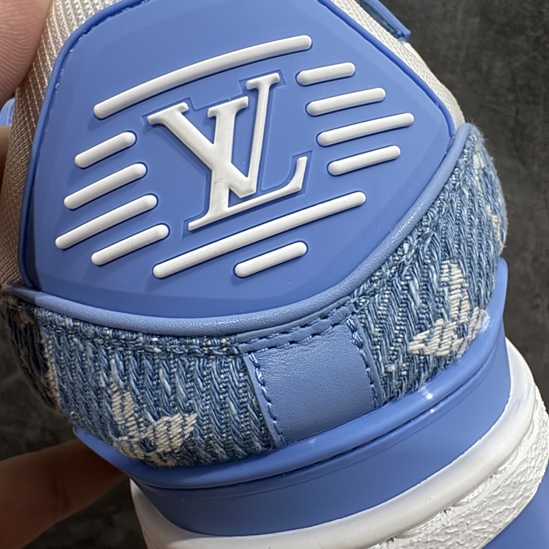 图片[2]-【佛山顶级超A版】Louis Vuitton LV Trainer系列 蓝牛仔胖丁n本地仓库现货 当天可取n私人订单 专柜混卖零售专供n所有配色均为购买原版复刻n整体版型 皮料 市场独一无二后跟版型都可以自行对比[机智]吊打市场所有货n怒甩十条街，欢迎拿市场各大工厂的货来对比！n鞋舌烫金超正 压印程度秒杀市面90%以上的高端货n新配色陆续开发出货  尺码：35-45   编码：T1550580-鞋库