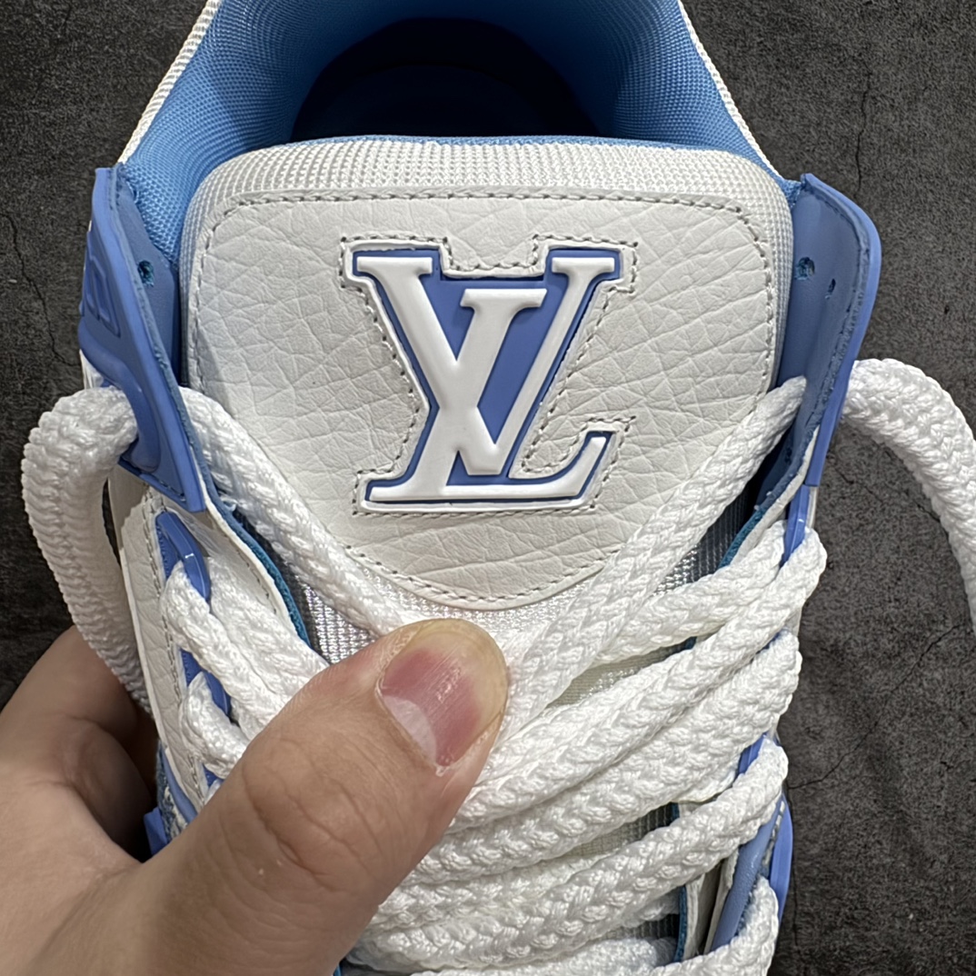 图片[8]-【佛山顶级超A版】Louis Vuitton LV Trainer系列 蓝牛仔胖丁n本地仓库现货 当天可取n私人订单 专柜混卖零售专供n所有配色均为购买原版复刻n整体版型 皮料 市场独一无二后跟版型都可以自行对比[机智]吊打市场所有货n怒甩十条街，欢迎拿市场各大工厂的货来对比！n鞋舌烫金超正 压印程度秒杀市面90%以上的高端货n新配色陆续开发出货  尺码：35-45   编码：T1550580-鞋库