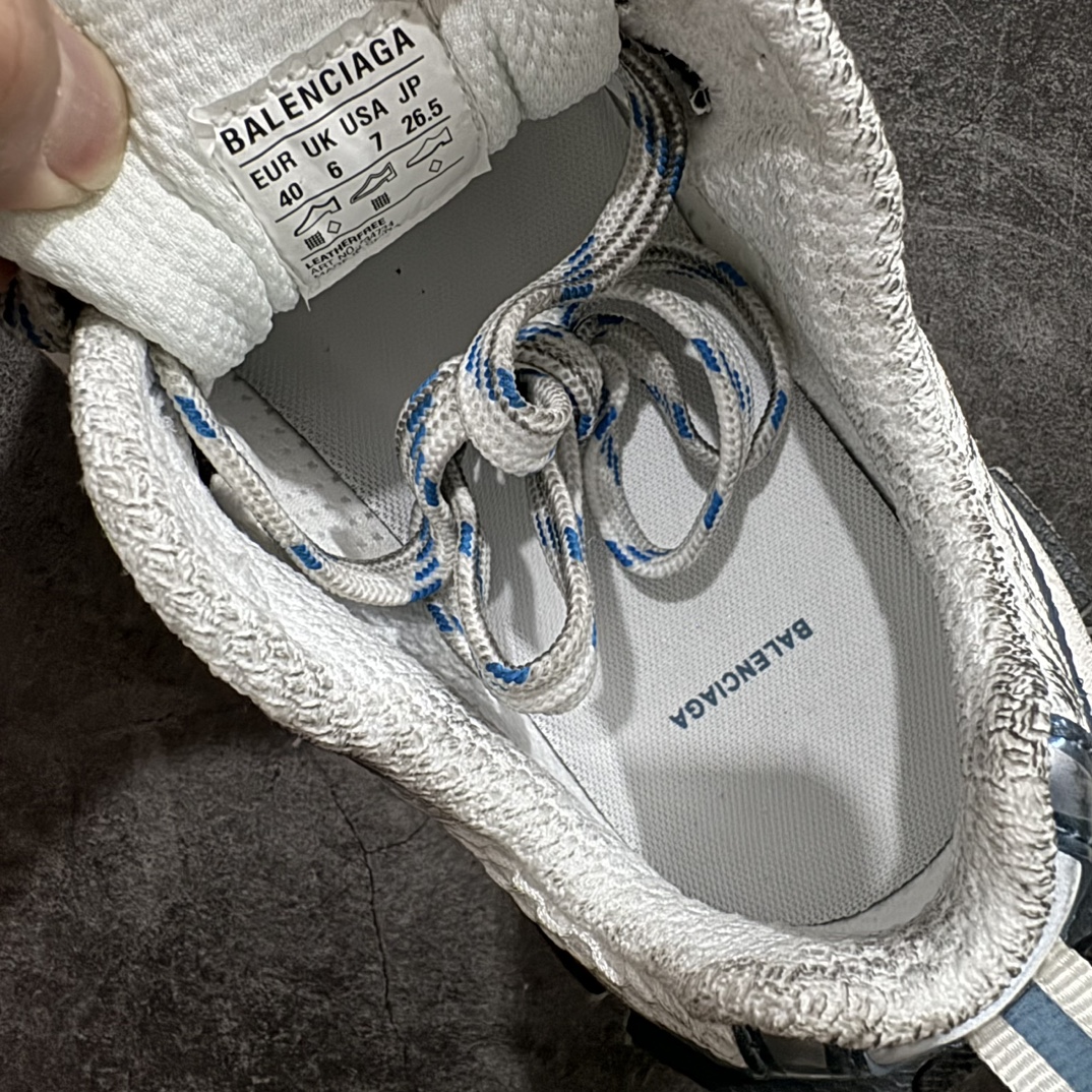 图片[9]-【X版纯原】BALENCIAGA 3XL Sneakers 巴黎世家十代网布系带低帮走秀复古老爹鞋 n全新版本 全新顶端品质 全套原纸板楦头开发 最原汁原味的灵魂版型全鞋荧光划线卡点 胶水把控整洁度追求极致完美 每一双都是工艺品 多重QC质检 超越公司货的品控标准 实实在在的免检产品 原盒原配 正确字体电绣 粗细、位置、大小正确 侧边TPU 透气孔匹配意产原版 正确分离大底 TPU软底 原版一致大底LOGO 立体感十足 原厂皮料水洗做旧 采购原厂网纱 不含皮革 网布材料和聚氨酯 磨损效果 鞋头边缘和后帮 Balenciaga 徽标 鞋面和后跟凸印尺码 鞋舌 3XL 橡胶品牌标识和反光细节 鞋帮拉袢和鞋舌拉祥 配反光细节 备用鞋带在鞋履前侧 可在穿着前取下 便于不同造型搭配 正常尺码 尺码：35 36 37 38 39 40 41 42 43 44 45 46 编码：X10460490-莆田鞋批发中心