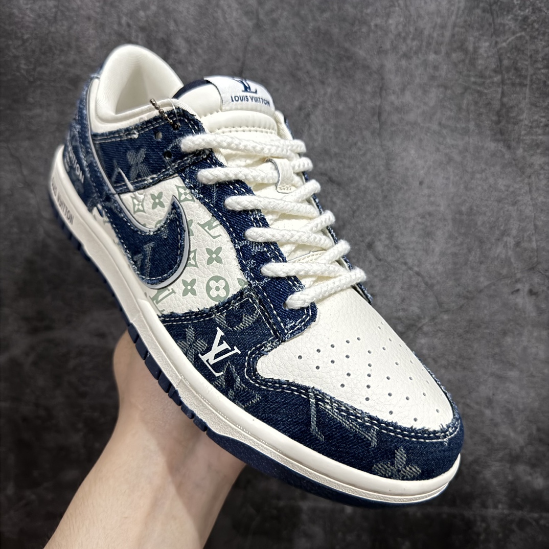 图片[3]-【定制版】Nk SB Dunk Low LV联名-蓝牛仔印花 周年高端定制 低帮休闲板鞋 SJ2068-257rn#定制鞋盒 大厂纯原品质出货 超高清洁度 皮料切割干净无任何毛边 细节完美 r 尺码：36 36.5 37.5 38 38.5 39 40 40.5 41 42 42.5 43 44 44.5 45  编码：HXS320340-莆田鞋批发中心