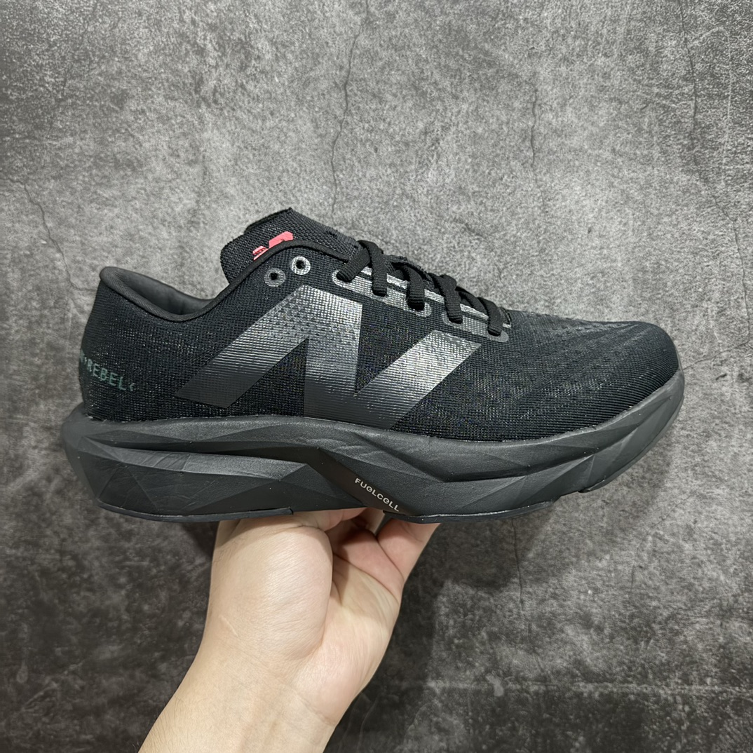 【公司级】NB新百伦New Balance FuelCell Rebel v4 Preview 叛逆者v4系列低帮超轻量化马拉松运动慢跑鞋“网纱全黑武士”MFCXLB4nn男女鞋真标半码制n原楦原纸版开发版型n采用超轻透气3D针织网纱线材料结构鞋面及打印Logo细节n中底嵌入FuelCell轻量化技术组合全掌纤维塑料TPU板❗️n全天候日常跑鞋！ 尺码：36 37 37.5 38 38.5 39.5 40 40.5 41.5 42 42.5 43 44 45 46n条码编码：MZ230250-莆田鞋批发中心