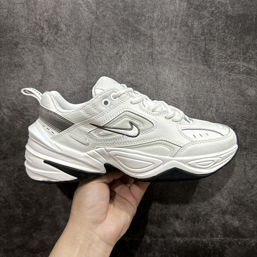 【纯原版】NIKE M2K Tekno 复古潮流百搭休闲运动旅游老爹鞋  BQ3378-100n市面1:1最强版本 官方新版二维码鞋标 扫码直达官网 客供原厂模具 内增专柜防尘纸 配件齐全 鞋盒钢印 合格证 独立一次发泡轻量高回弹私模 后跟使用台湾代工厂一致定型机定型 线条效果和脚感完美 真正一码一模1:1对应生产 区别市面诸多版本！ 尺码：35.5 36 36.5 37.5 38 38.5 39 40 40.5 41 42 42.5 43 44 44.5 45 编码：LDS230240-鞋库