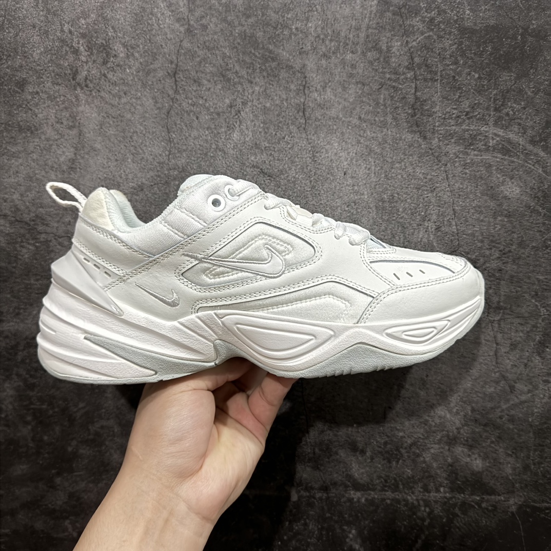 【纯原版】NIKE M2K Tekno 复古潮流百搭休闲运动旅游老爹鞋  AV4789-101nn市面1:1最强版本 官方新版二维码鞋标 扫码直达官网 客供原厂模具 内增专柜防尘纸 配件齐全 鞋盒钢印 合格证 独立一次发泡轻量高回弹私模 后跟使用台湾代工厂一致定型机定型 线条效果和脚感完美 真正一码一模1:1对应生产 区别市面诸多版本！ 尺码：35.5 36 36.5 37.5 38 38.5 39 40 40.5 41 42 42.5 43 44 44.5 45 编码：LDS230240-鞋库