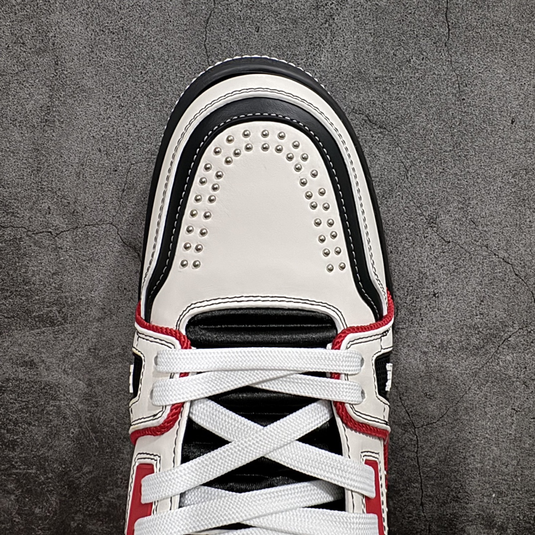 图片[5]-【广东纯原版本】Louis Vuitton 路易威登 LV Trainer 低帮休闲板鞋n纯原级别 高端零售专供 海淘代购同渠道品质n品质提升 高端零售 外贸充正专供 原版购入开发 ZP级全套包装完美楦型 正确卡色 大底TPU 质感媲美原版细节与原版一致 请注意区分市面通货材质  尺码：38 39 40 41 42 43 44 45 编码：HH550580-鞋库