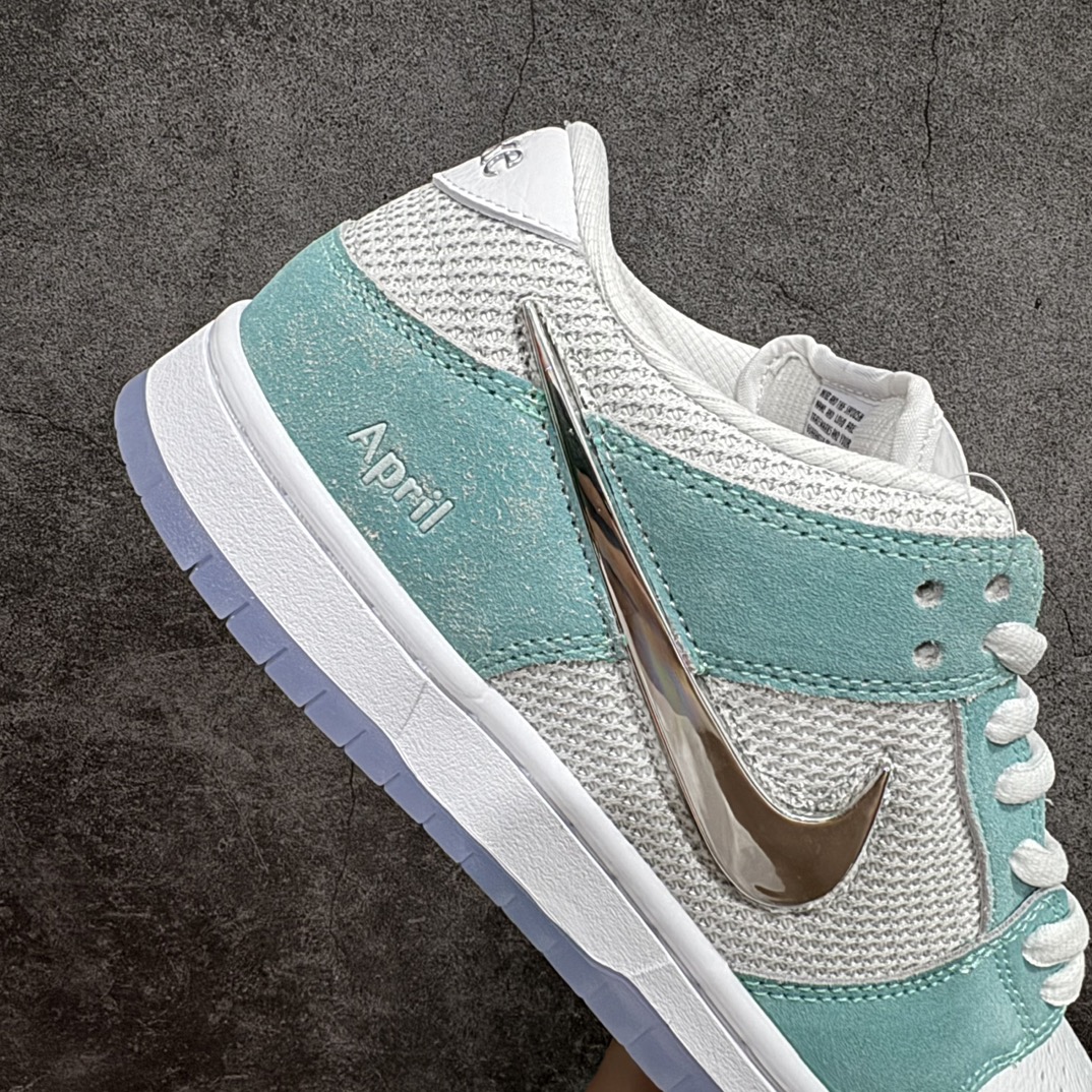 图片[7]-【ST版】April Skateboards x Nk SB Dunk Low PRO QS 联名款 冰封玫瑰薄荷绿 SB扣碎篮板时尚休闲板鞋n配色采用白色网眼鞋面、皮革鞋头和 Turbo Green 绒面革覆盖层。其他细节包括金属银色 Swooshes 、标志性的软垫鞋舌，而 April 品牌标志则出现在外侧脚踝和鞋跟上。半透明外底上的白色中底和脚下品牌标志性的玫瑰标志完善了设计。 货号：FD2562-400  尺码：36 36.5 37.5 38 38.5 39 40 40.5 41 42 42.5 43 44 44.5 45 46 编码：FS260280-鞋库