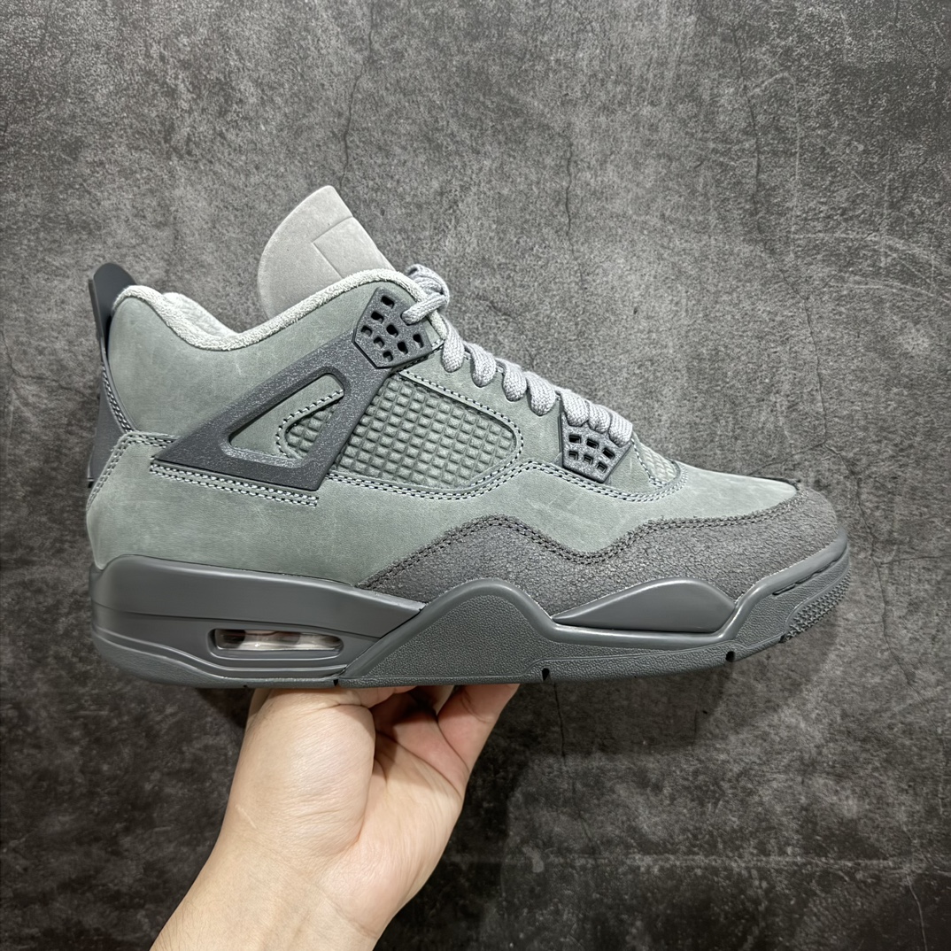 【GX/美版绿x】Air Jordan AJ4 SE “Paris Olympics” 巴黎奥运会 FQ7928-001n圈内最强四代 独家外贸特供尺码含 45.5 49.5 50.5 耗时半年巨作 全套原纸板楦头开发 原厂特供皮料加持 确保原汁原味 完美呈现四代版型 一比一鞋头弧度高度鞋身弧度 数据细节工艺流程均保持原鞋一致 原厂TPU网格鞋带扣 正确内里网布 菱角分明不变形无多余毛边 柔软性质感一致于原鞋 市场唯一原厂鞋扣模具 背面可见隐藏注塑口 原厂织唛标 原厂飞人电绣工艺 尾指中部跳三针 独家绑鞋带手法 印刷中底布 四线拉帮 米色美纹纸贴合固定 进口港宝加持 后跟自然饱满 全鞋荧光划线卡点 追求极致完美 每一双都是工艺品 多重QC质检 超越公司货的品控标准 实实在在的免检产品 尺码：40 40.5 41 42 42.5 43 44 44.5 45 45.5 46 47.5 48.5 49.5 50.5 编码：T520540-鞋库