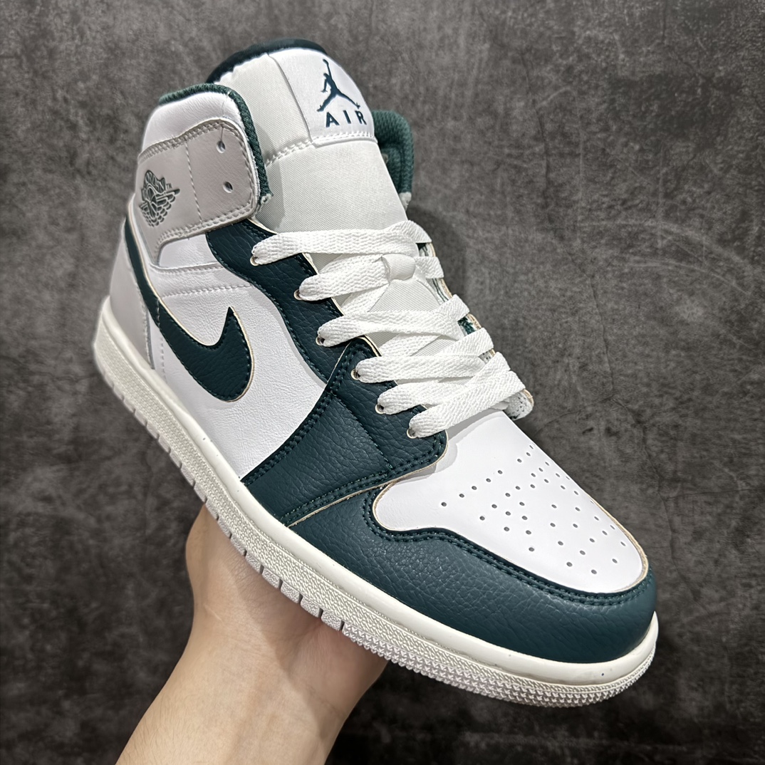 图片[3]-【K版】Air Jordan AJ1 Mid 中帮 灰蓝 DQ8426-104n原厂内置全掌气垫 A模大底 头层小牛皮 鞋舌AJ原厂专用牛津布+AJ专用反口珍珠布+原厂无杂质高弹内里海棉 特殊封边弹力鞋带 全网唯一头层牛皮 原鞋开模 拒绝公底 购置公司同步原材料 原汁原味 忠于原版‼️nSIZE：36 36.5 37.5 38 38.5 39 40 40.5 41 42 42.5 43 44 44.5 45 46 47.5 编码：QH240260-鞋库