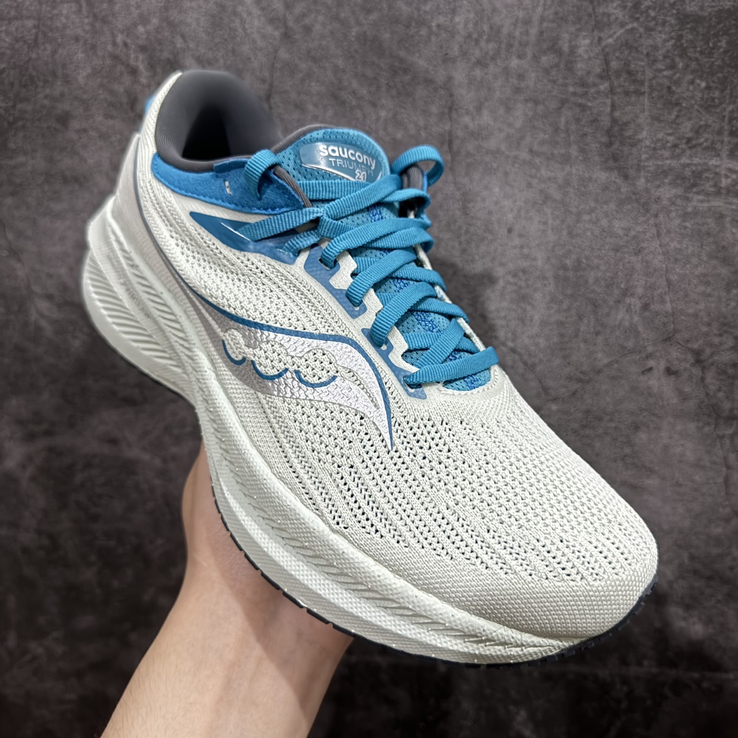 图片[3]-【纯原版】Saucony Triumph 21 索康尼 胜利21系列 低帮 系带减震耐磨透气低邦马拉松跑步鞋n从胜利走向胜利，世界四大慢跑鞋之一！世界四大慢跑鞋之一，来自美国拥有120多年历史的Saucony（索康尼），本次体验的胜利TRIUMPH 21属于其产品矩阵中的旗舰缓震类。公认为全球唯一的能够同时提供缓震和稳定功能的PWRRUN+中底技术系统，重新调教的加厚脚感更舒适，回弹更出色。前后掌坡差增到10mm，有效缓解落地时冲击力，适合入门新手和大体重跑者。胜利TRIUMPH 20采用PWRRUN+材质中底，前后掌坡差增到10mm，对各种跑步人群都很友好。胜利TRIUMPH 21的脚感号称跑者头等舱并非浪得虚名，不同于其他竞品一味追求的踩屎感，这是一种很有韧性的弹，很有包裹感，安全感的，让人放心的舒适的弹性 尺码：36-45带半码 编码：AC280300-莆田鞋批发中心